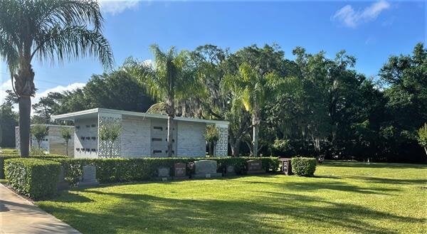 Lakeside Memory Gardens: Funeral & Cremation in Eustis, FL