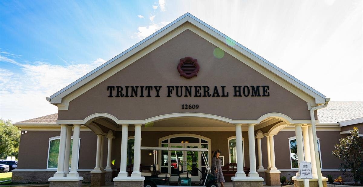Trinity Memorial Gardens: Tampa Funeral Home & Cemetery