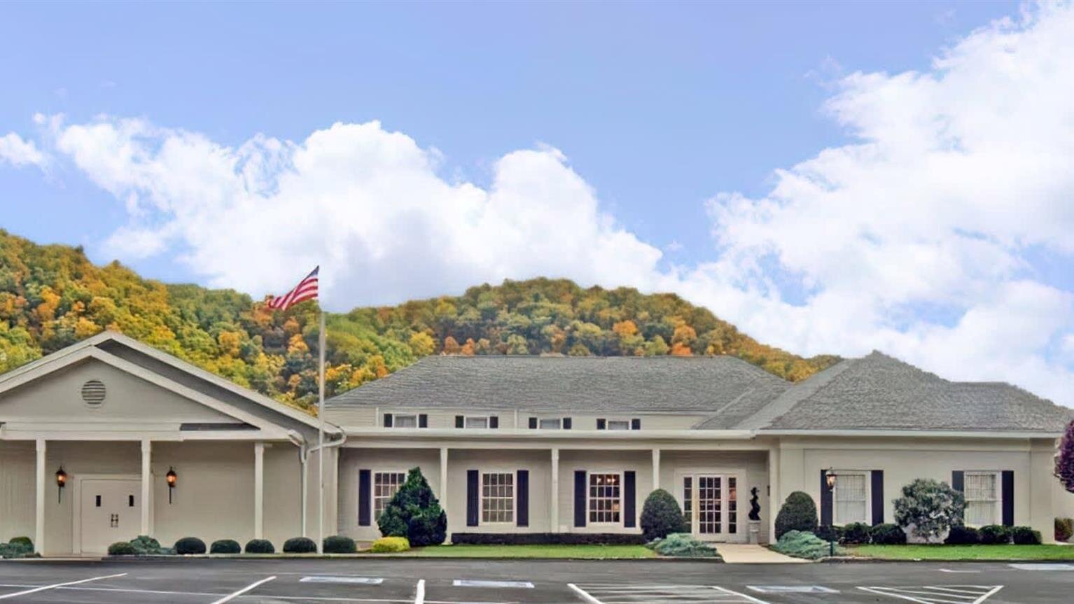 Oakley-Cook Funeral Home - Bristol, TN