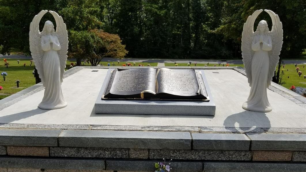 Holly Hill Memorial Park Cemetery