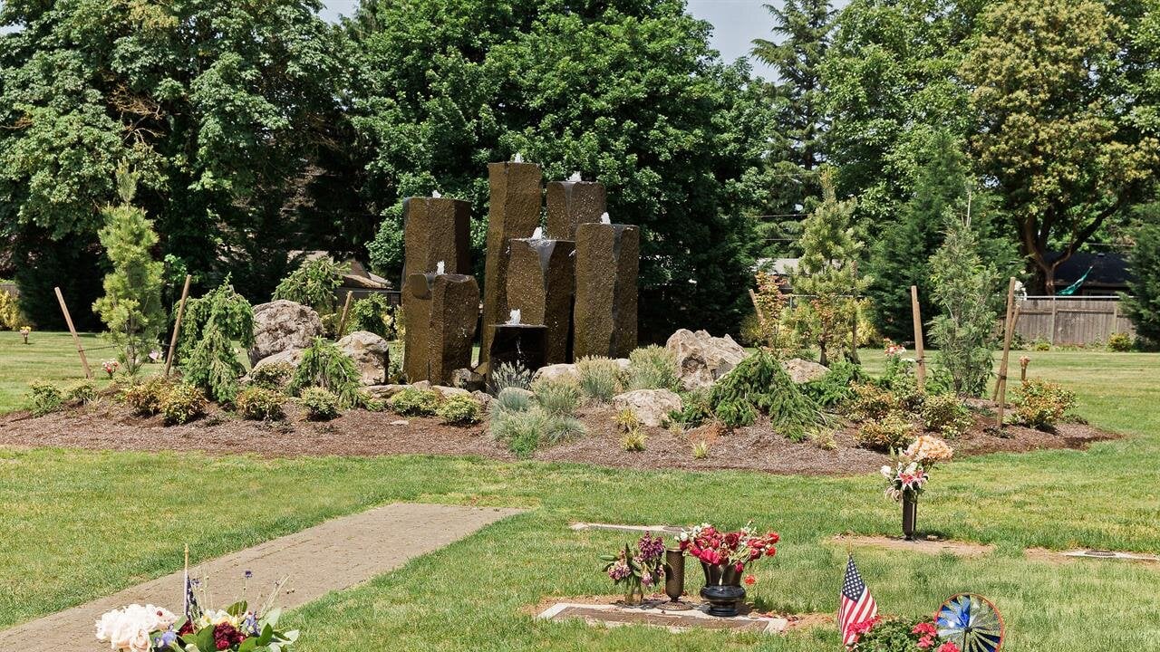 Evergreen Memorial Gardens Cemetery, Funeral Chapel and Crematory
