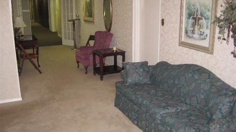 Shaffer Funeral Home, Ozark AR