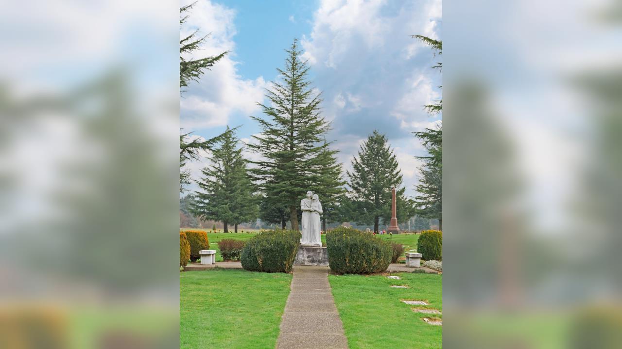 Evergreen Memorial Gardens Cemetery, Funeral Chapel and Crematory