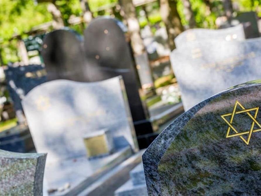 Burial vs. Cremation Video