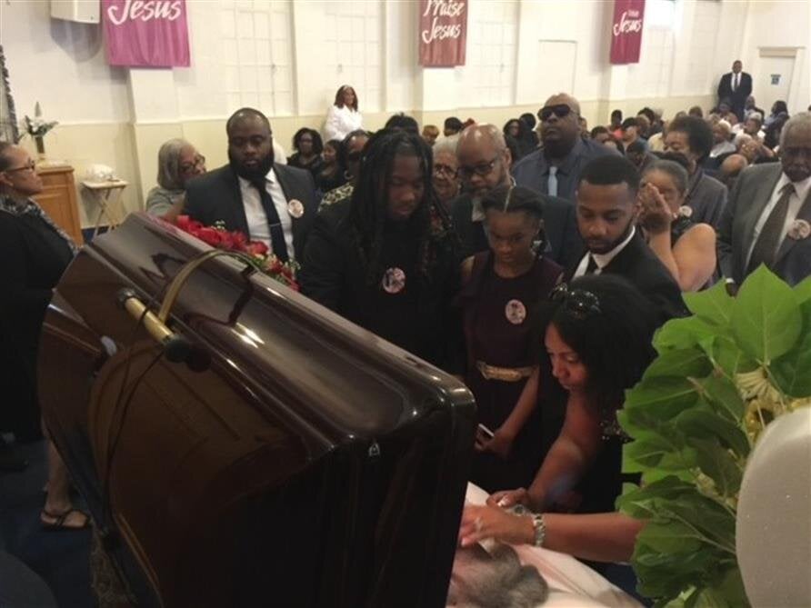 What Should You Say at a Funeral Service to Honor the Deceased?