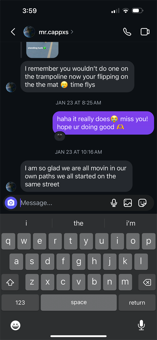 Messages between friends show nostalgia and joy about past experiences and current lives.