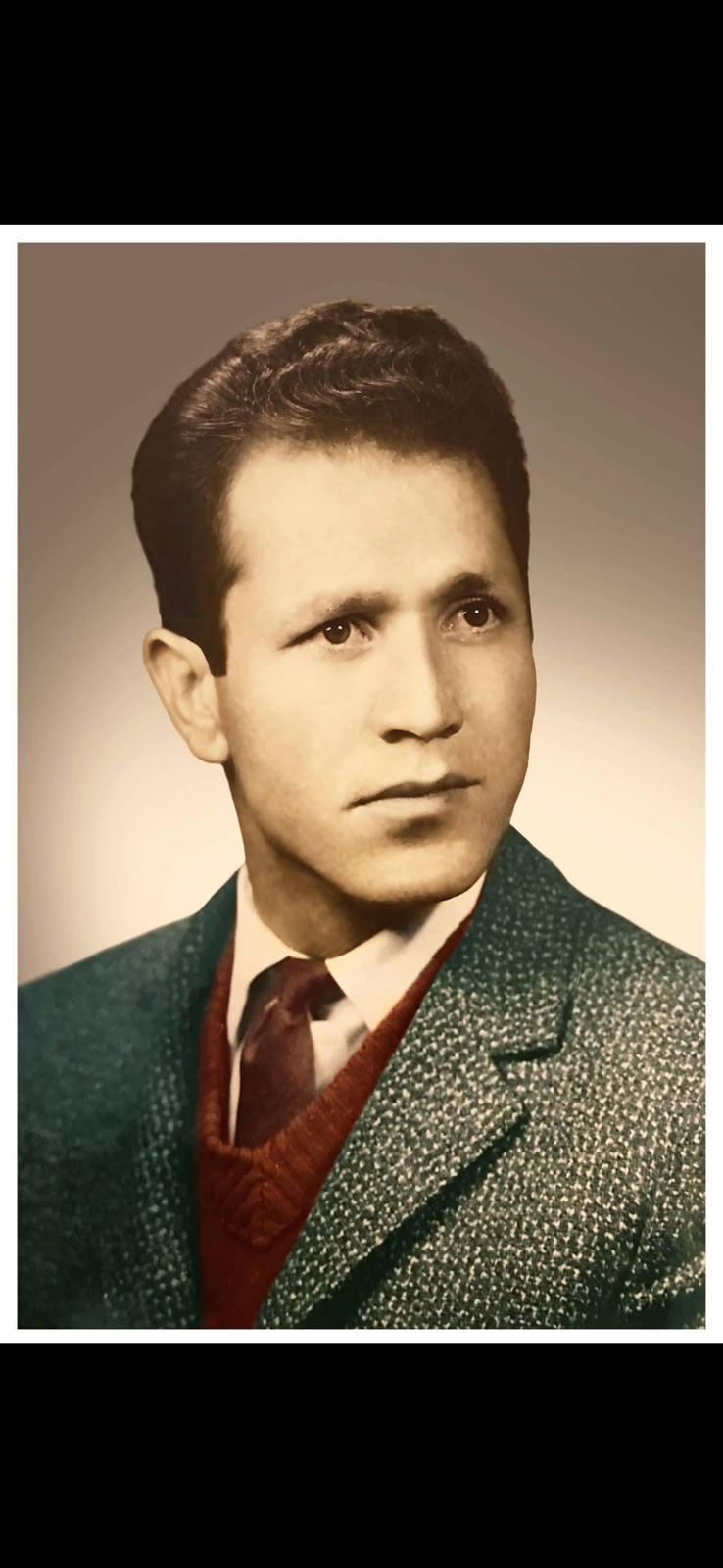 A man in a suit and tie