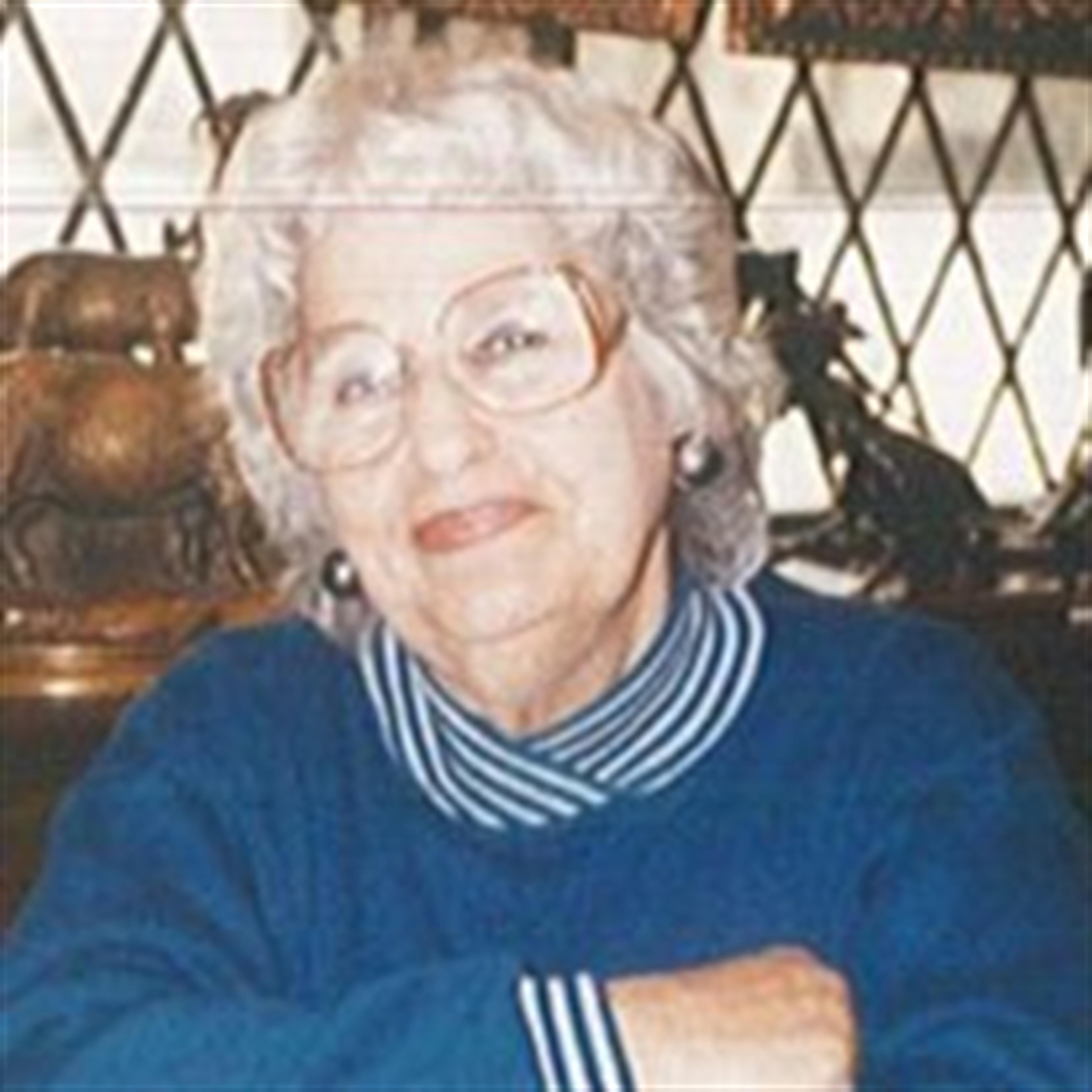 Emilia  Rego  Souza 