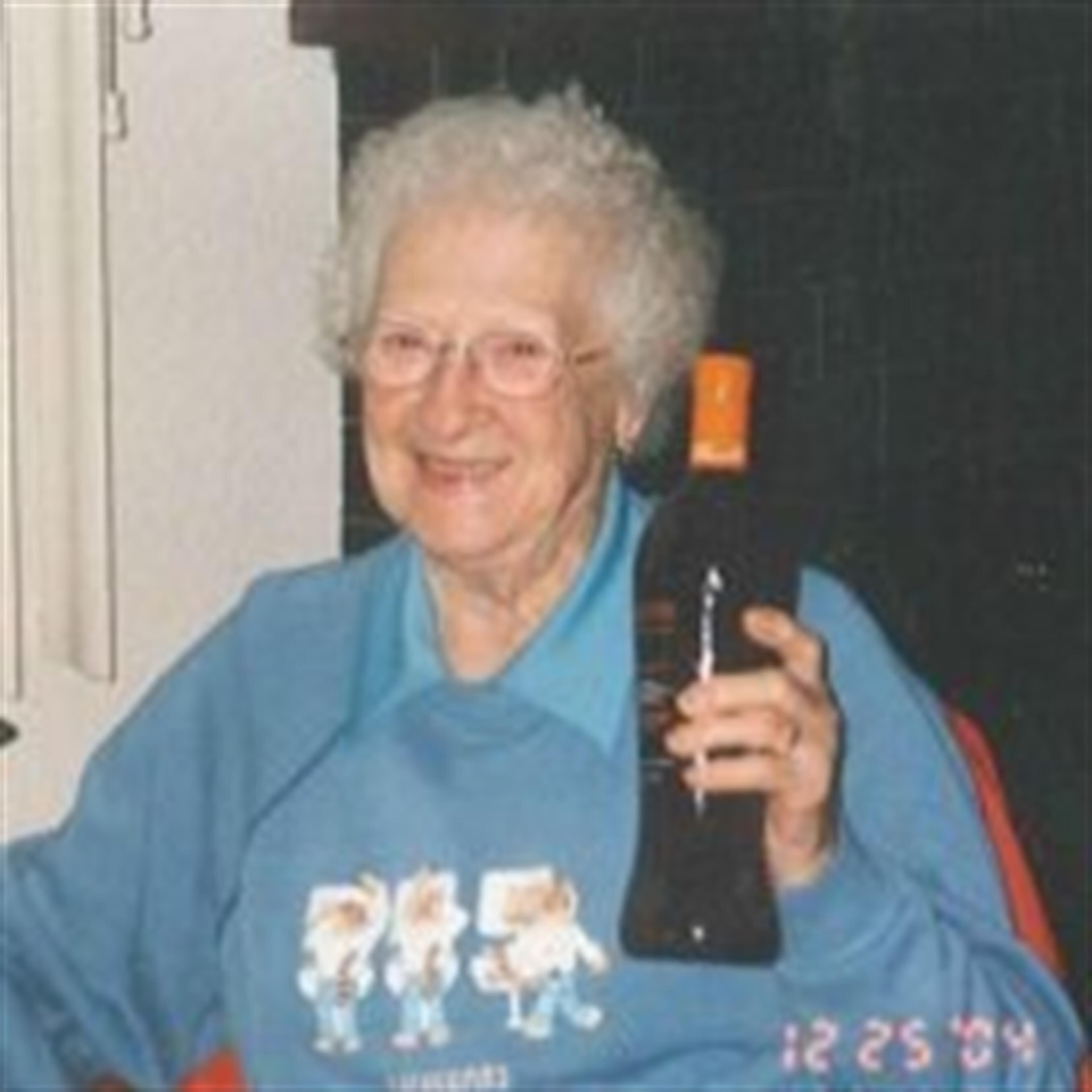 Geraldine Maxine "Geri" Clapper