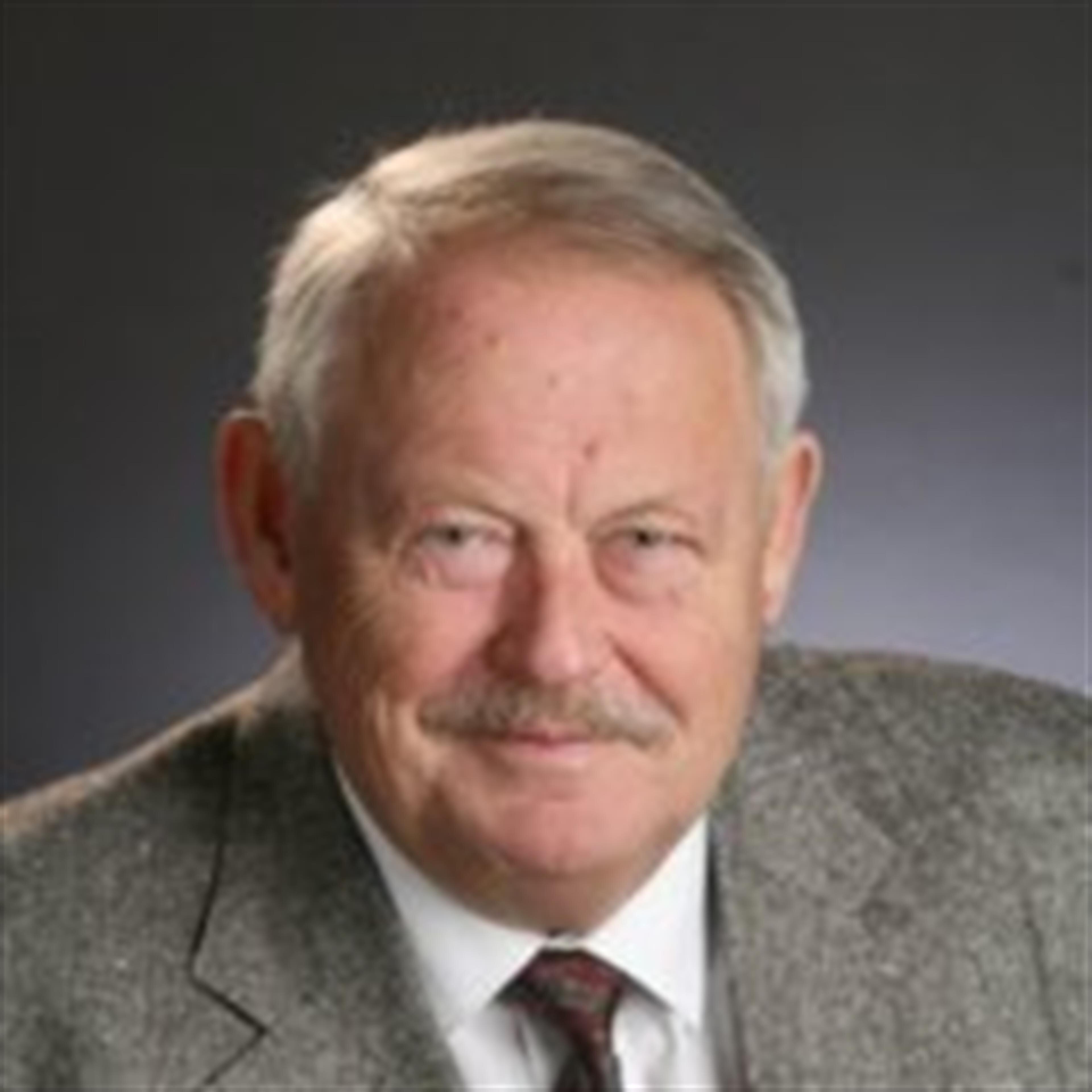 Rolf M Simons