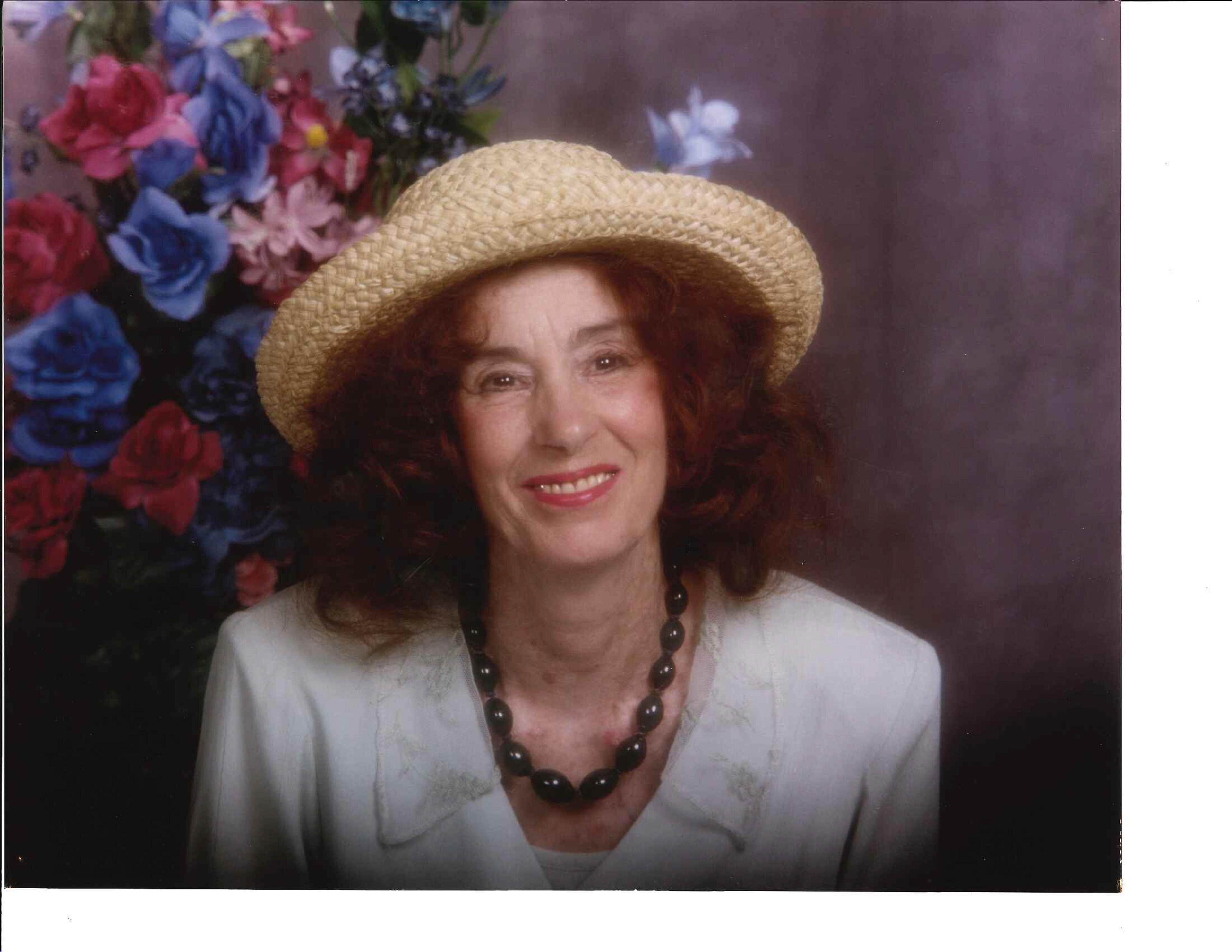 ESTER CHARETTE