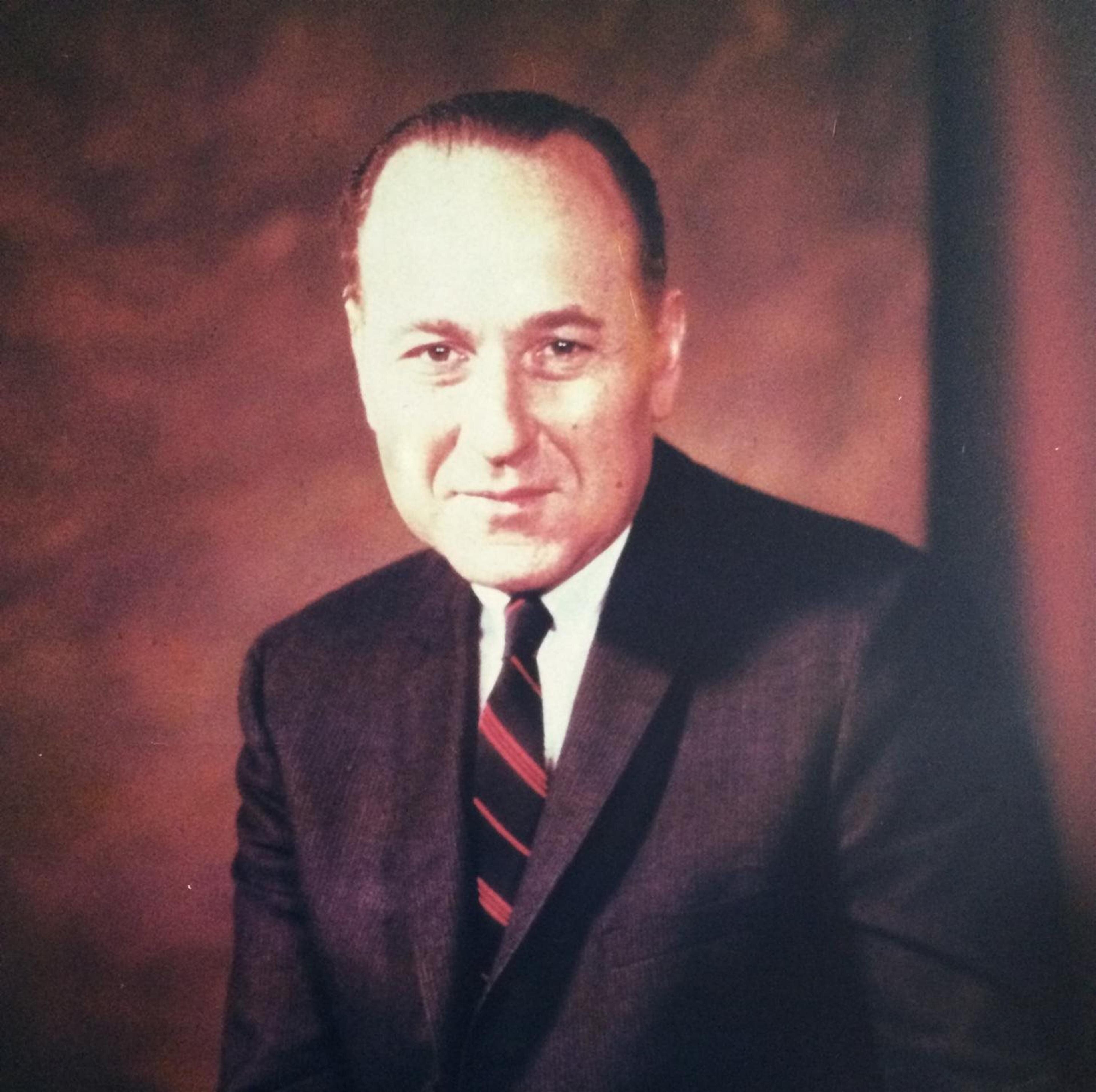 Dr.  Philip Samet