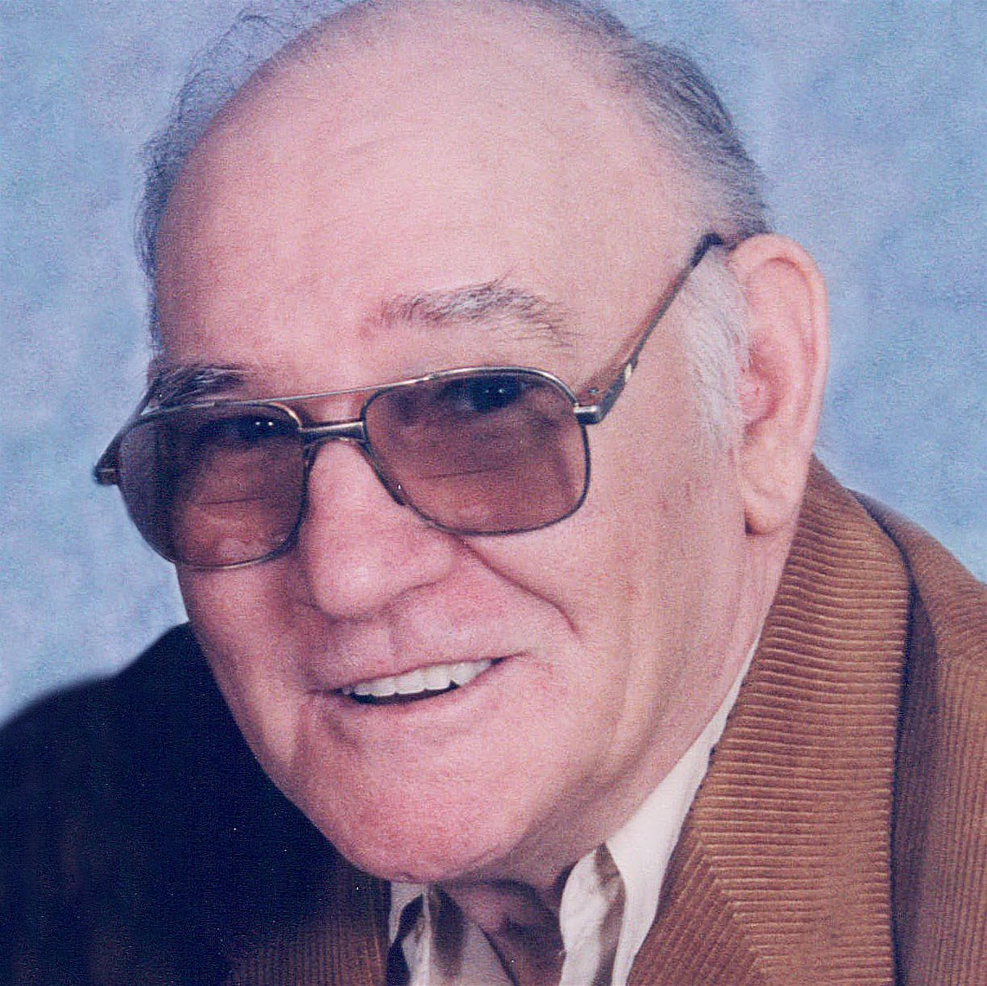 Lorain Carl Bennett (Lebanon)