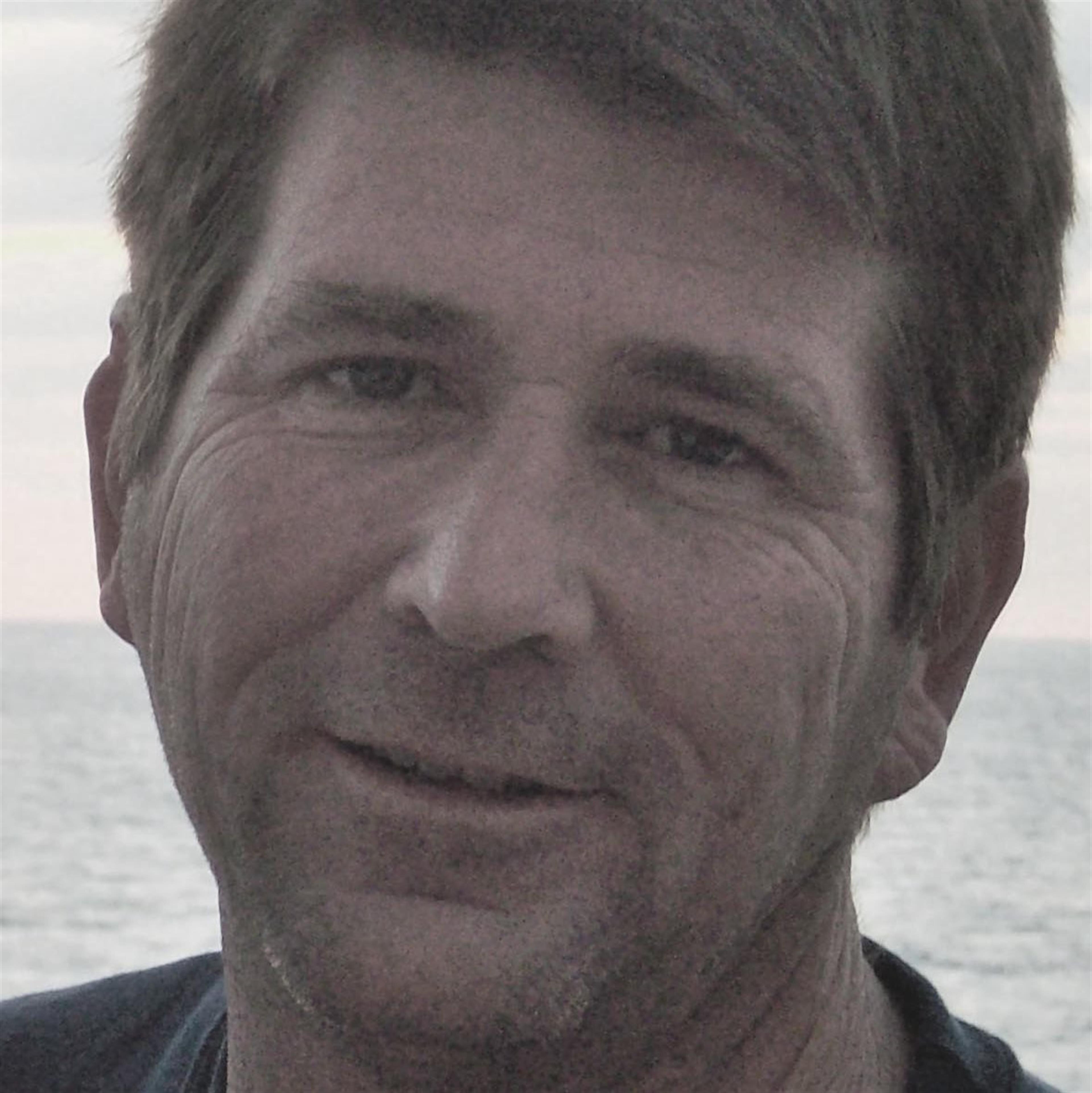 Damian L. Gele