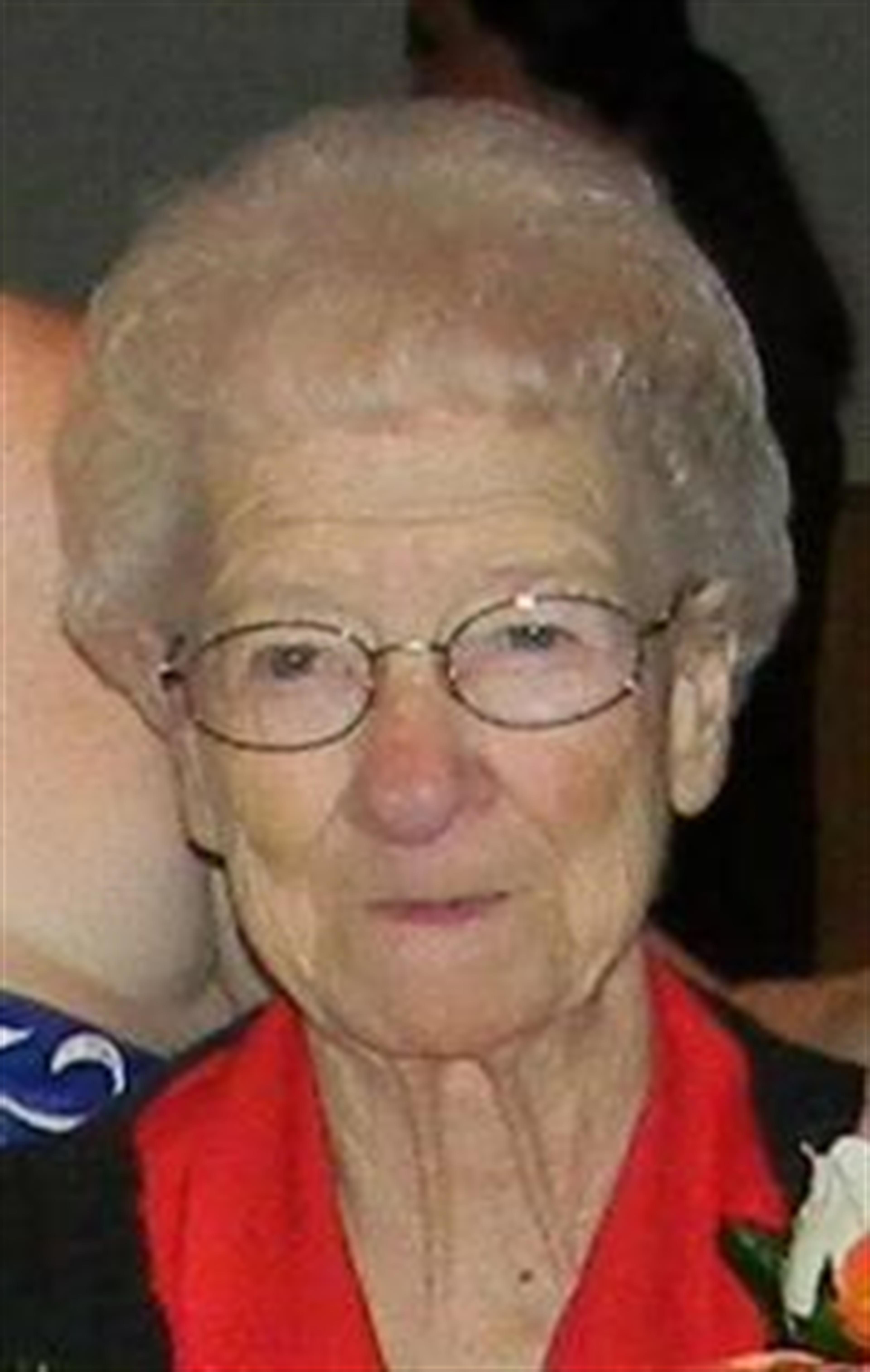 Dorothy Charlotte Bradshaw's obituary picture