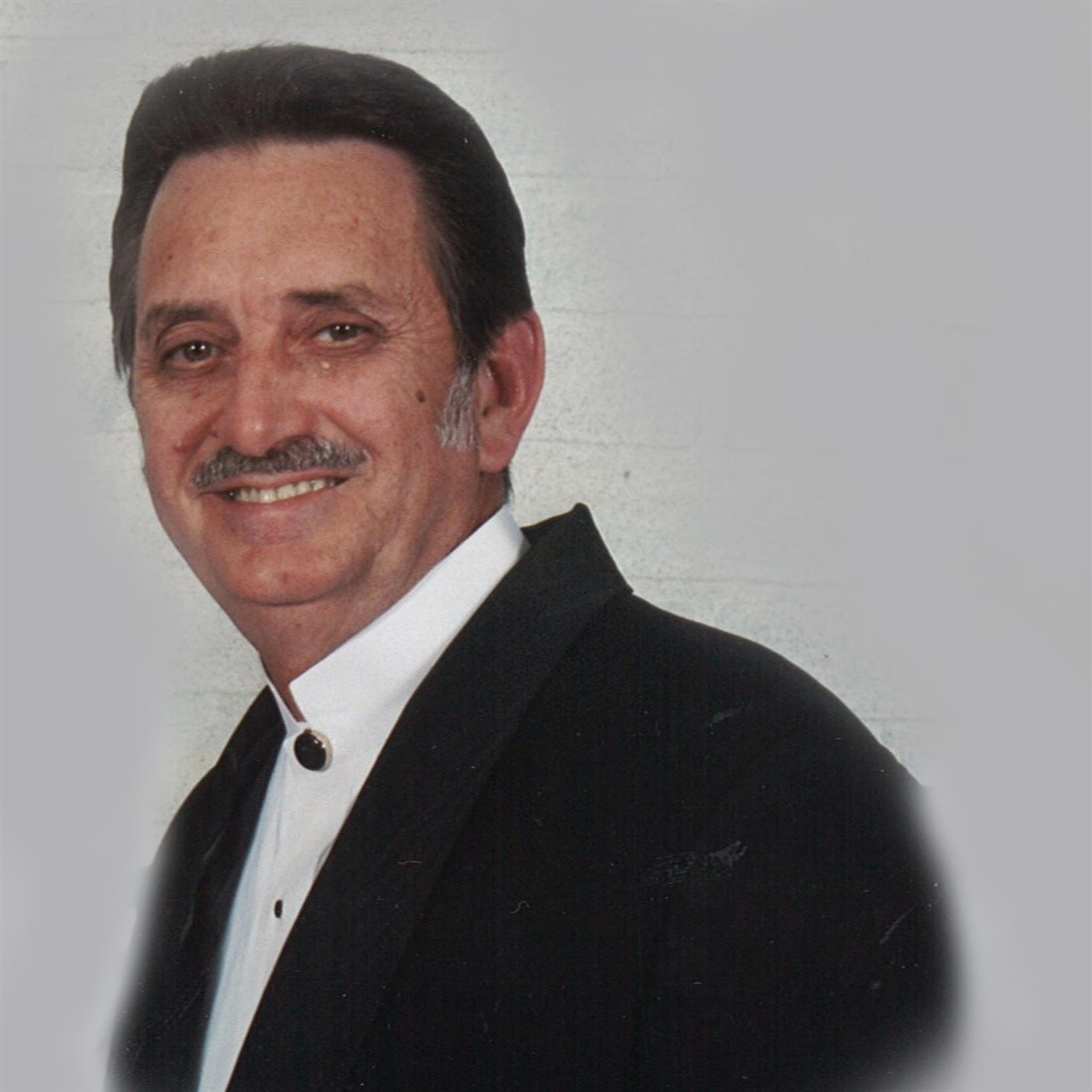 Ronald  E.  Lewis' obituary picture