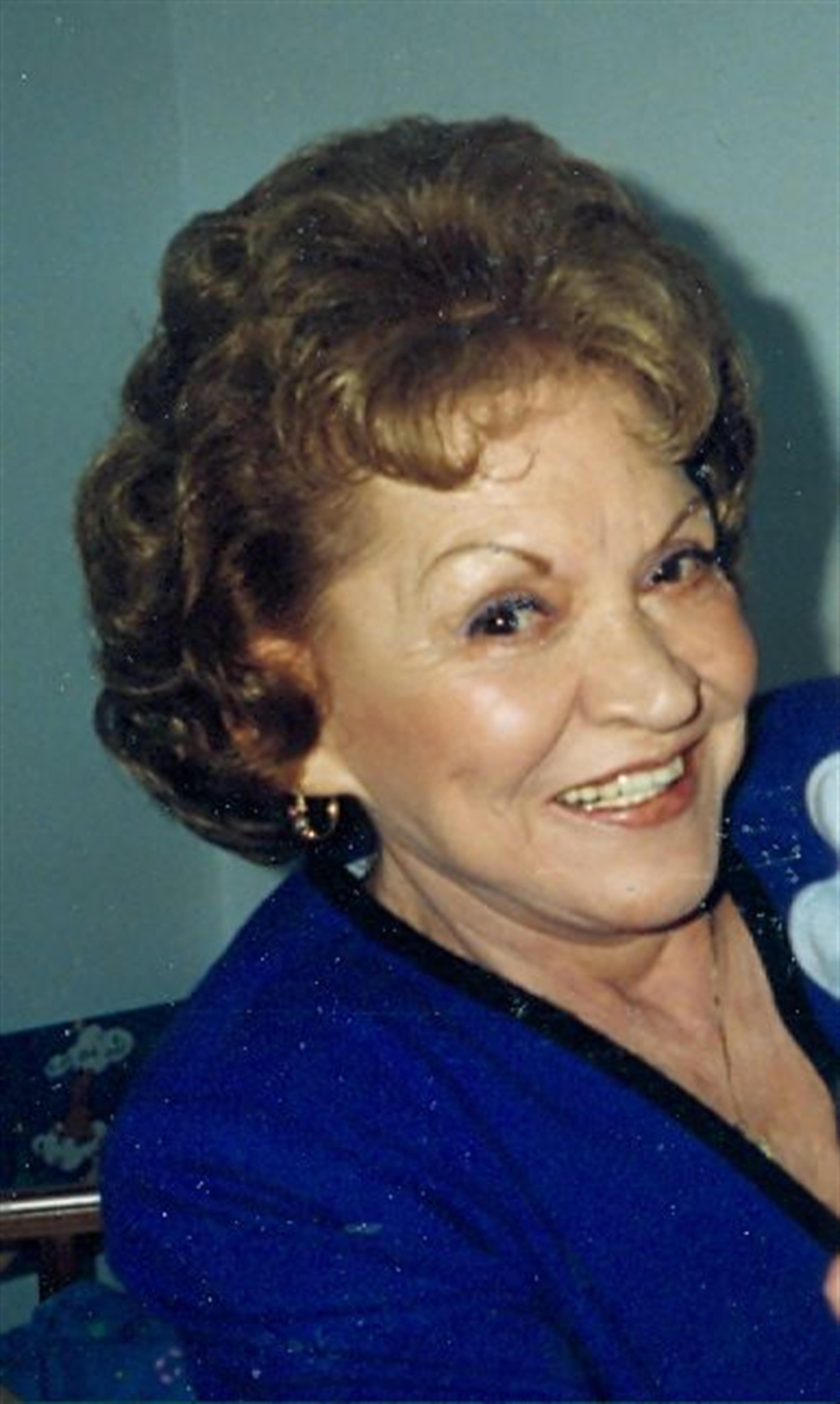 Isabel C Soto