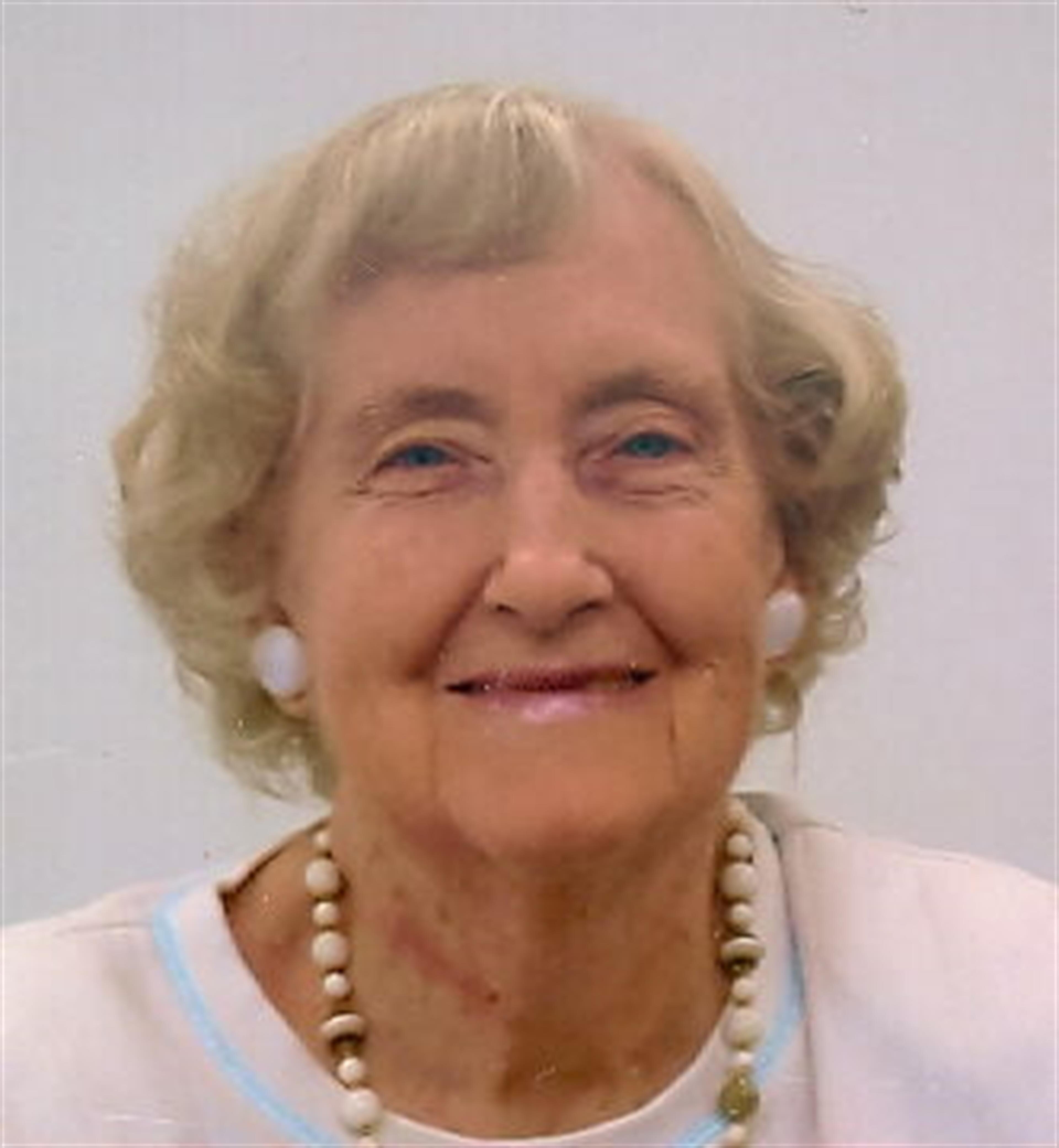 Evelyn Elia