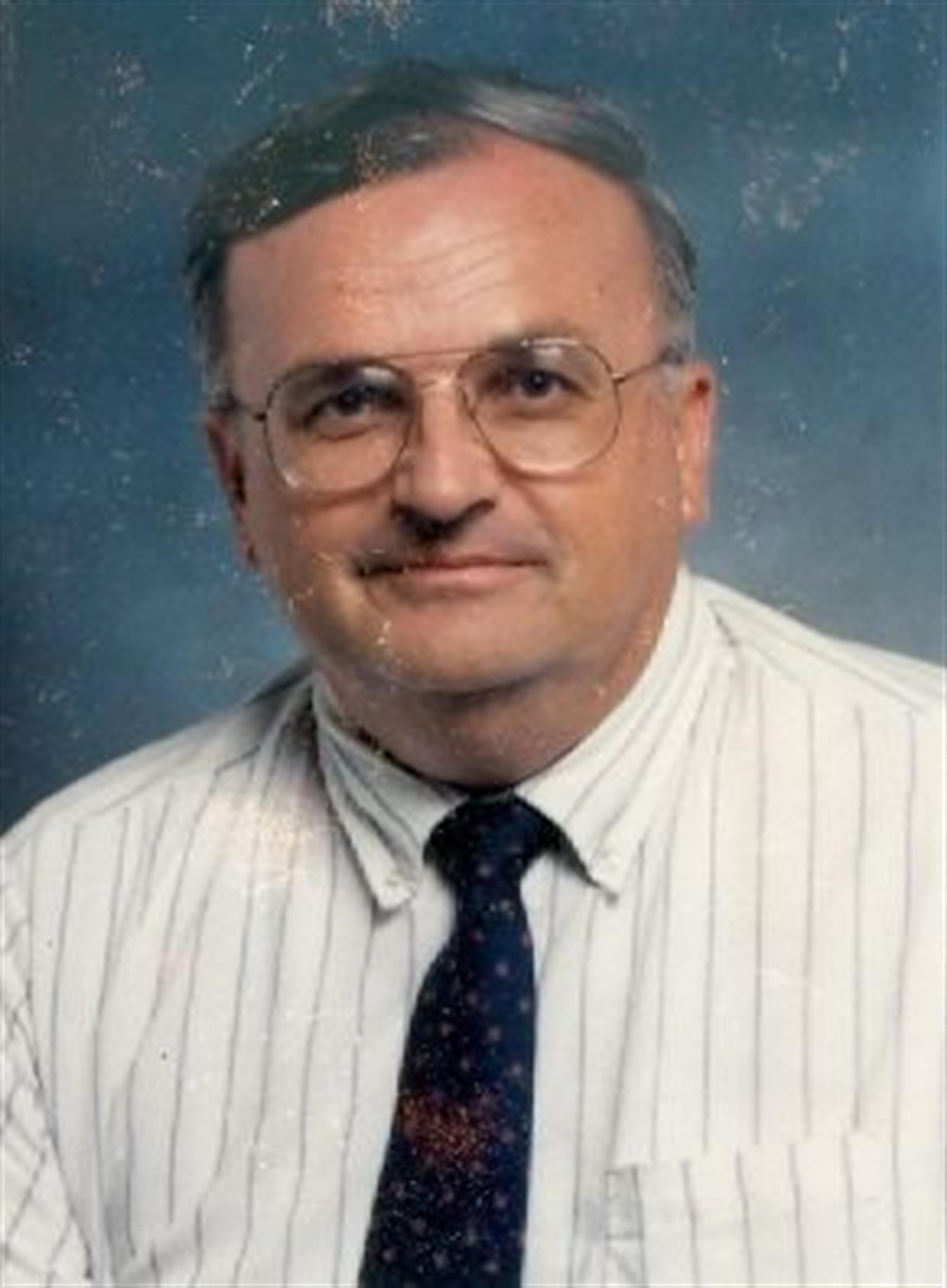 Mr. Richard William Vozne