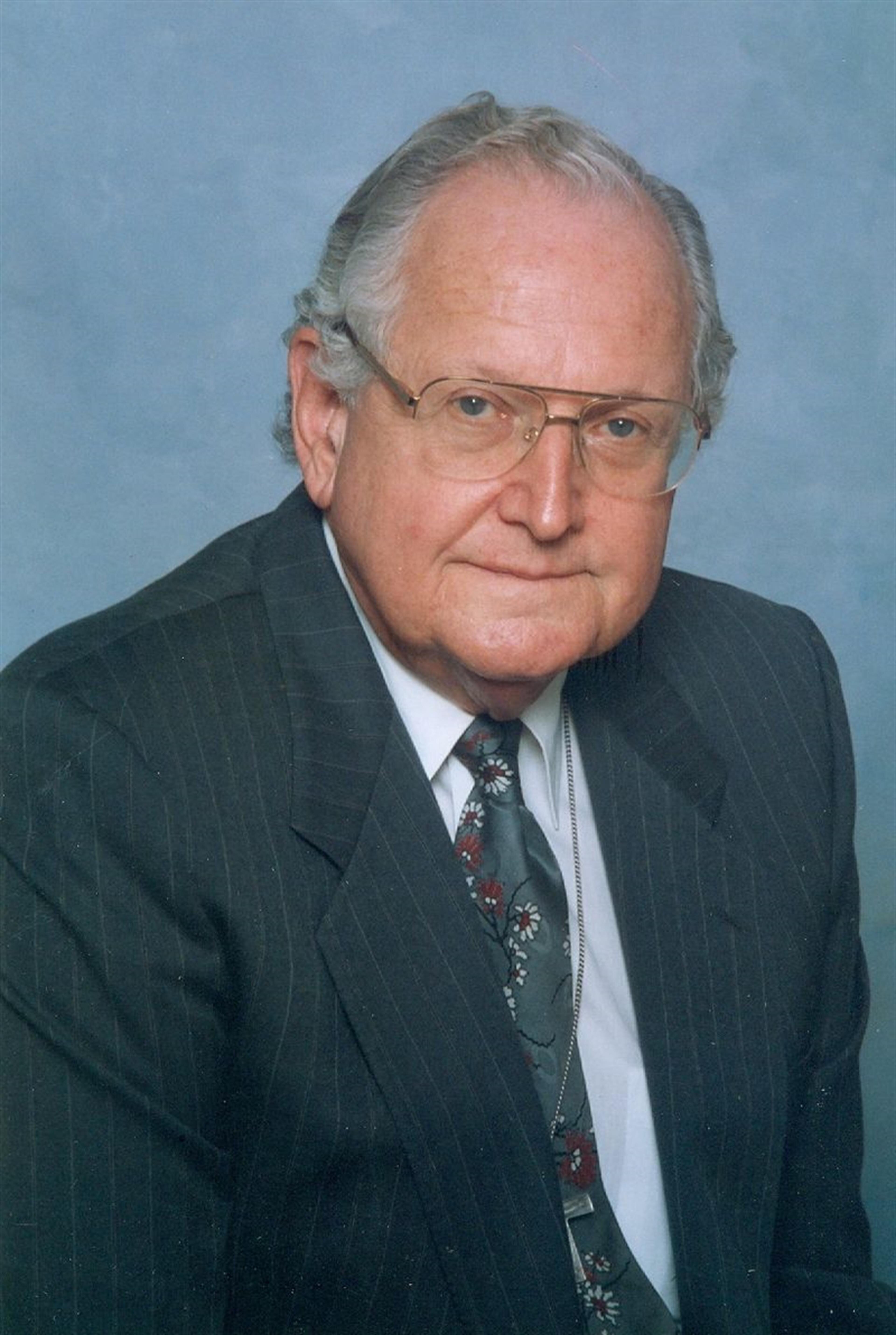 Elmo Ray Earls