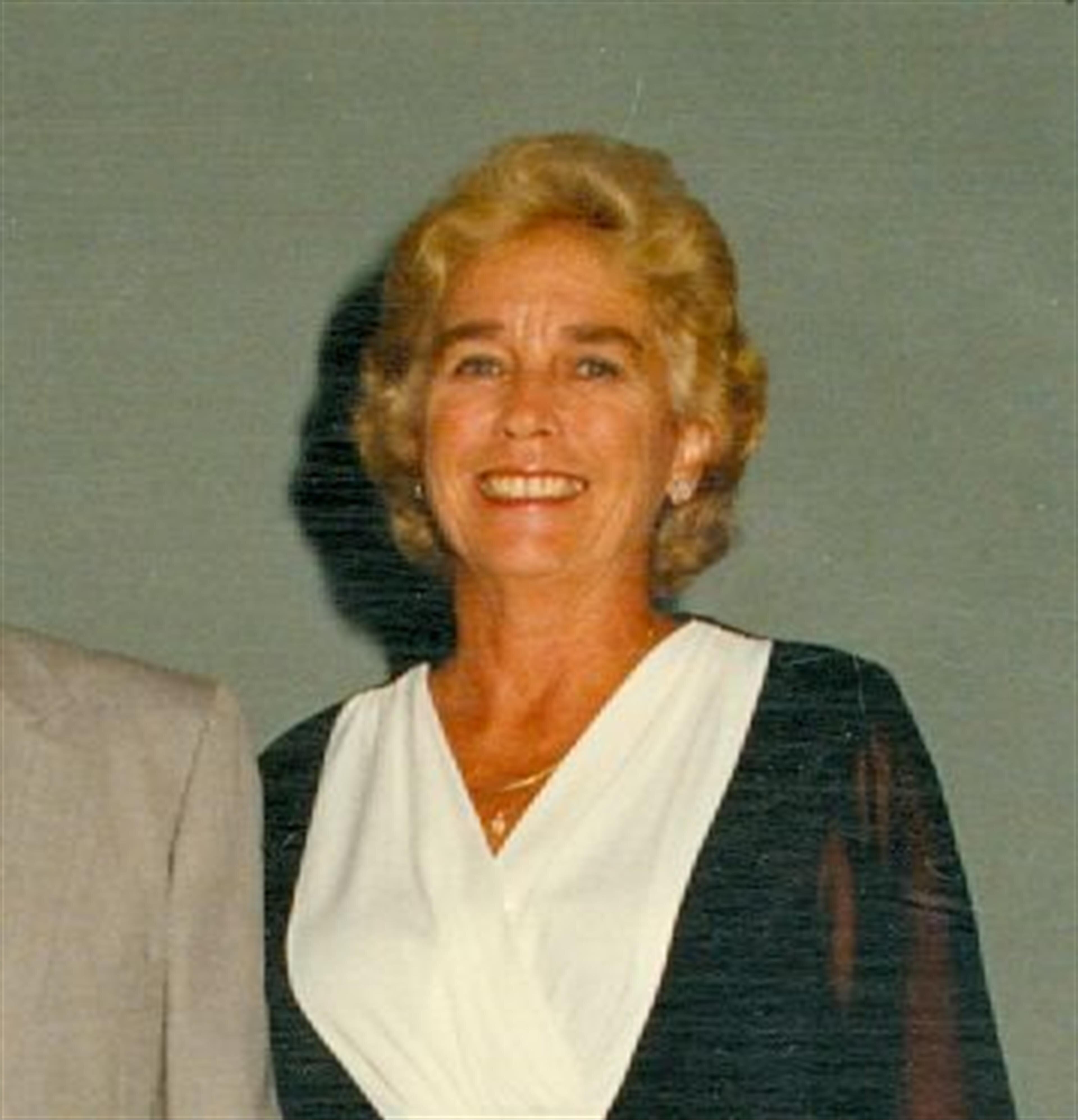 Bettie Idell Deetz