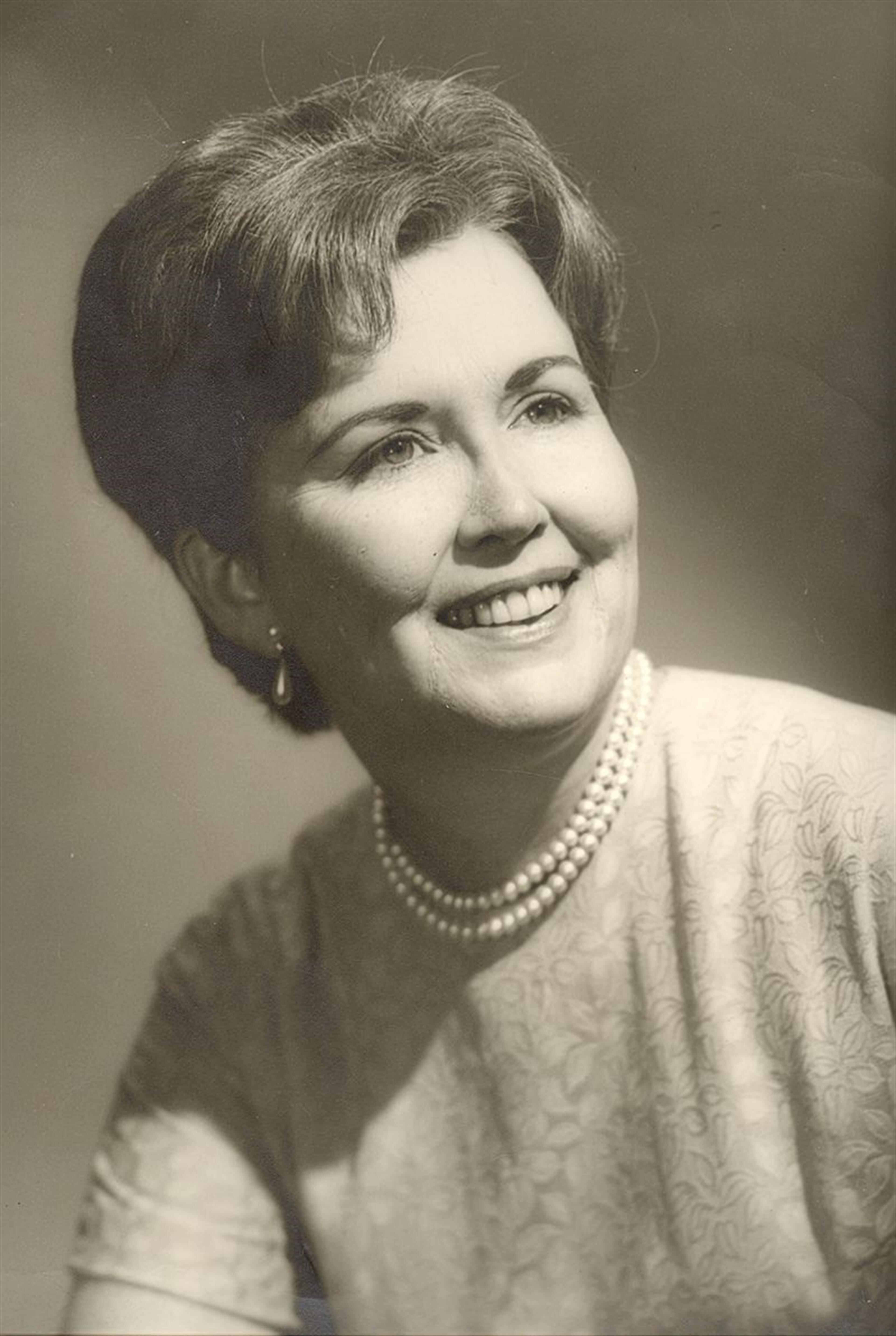 Mrs. Jeannette Ament Andrade