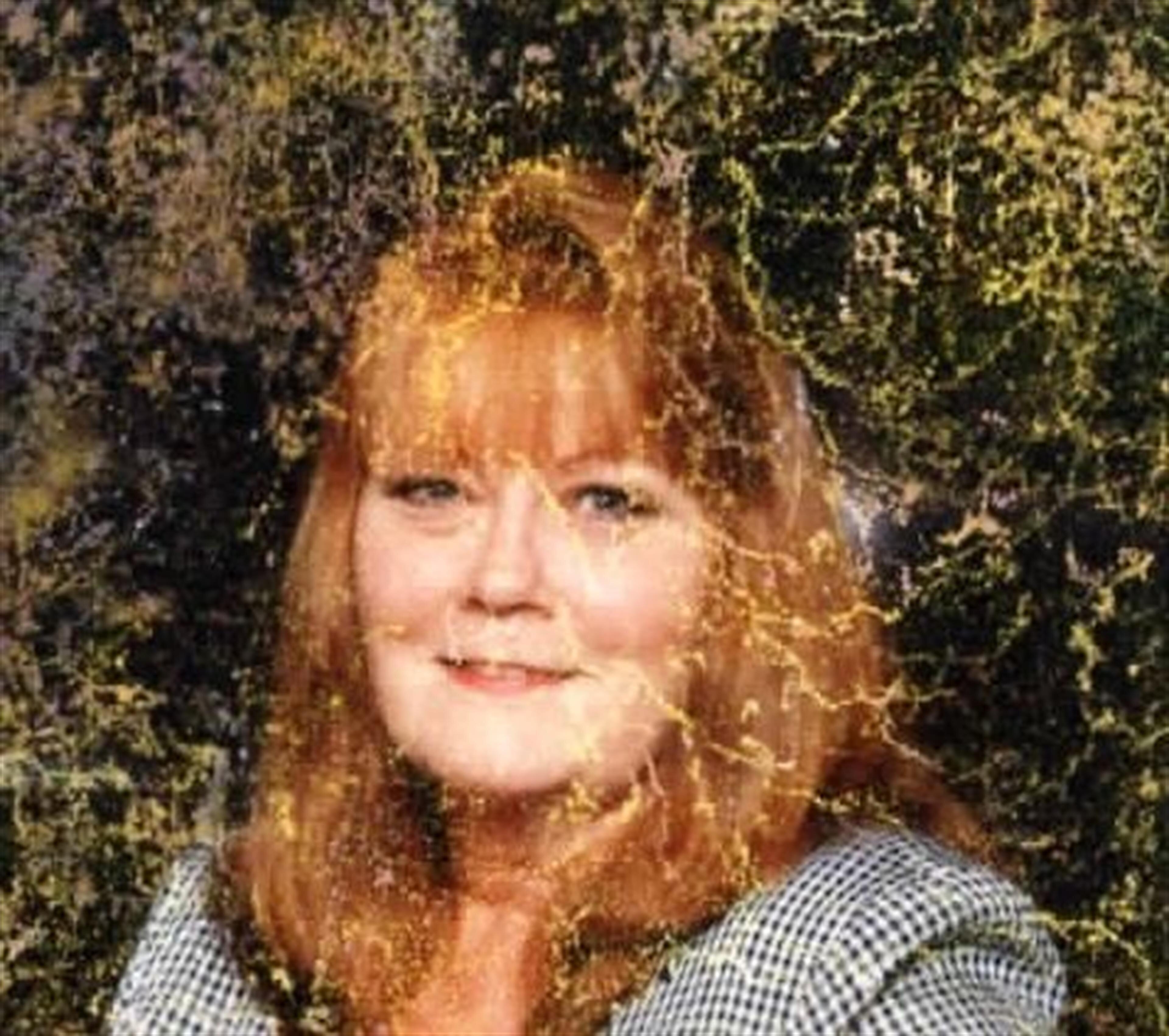 Mrs. Lisa Lavon Roesslein
