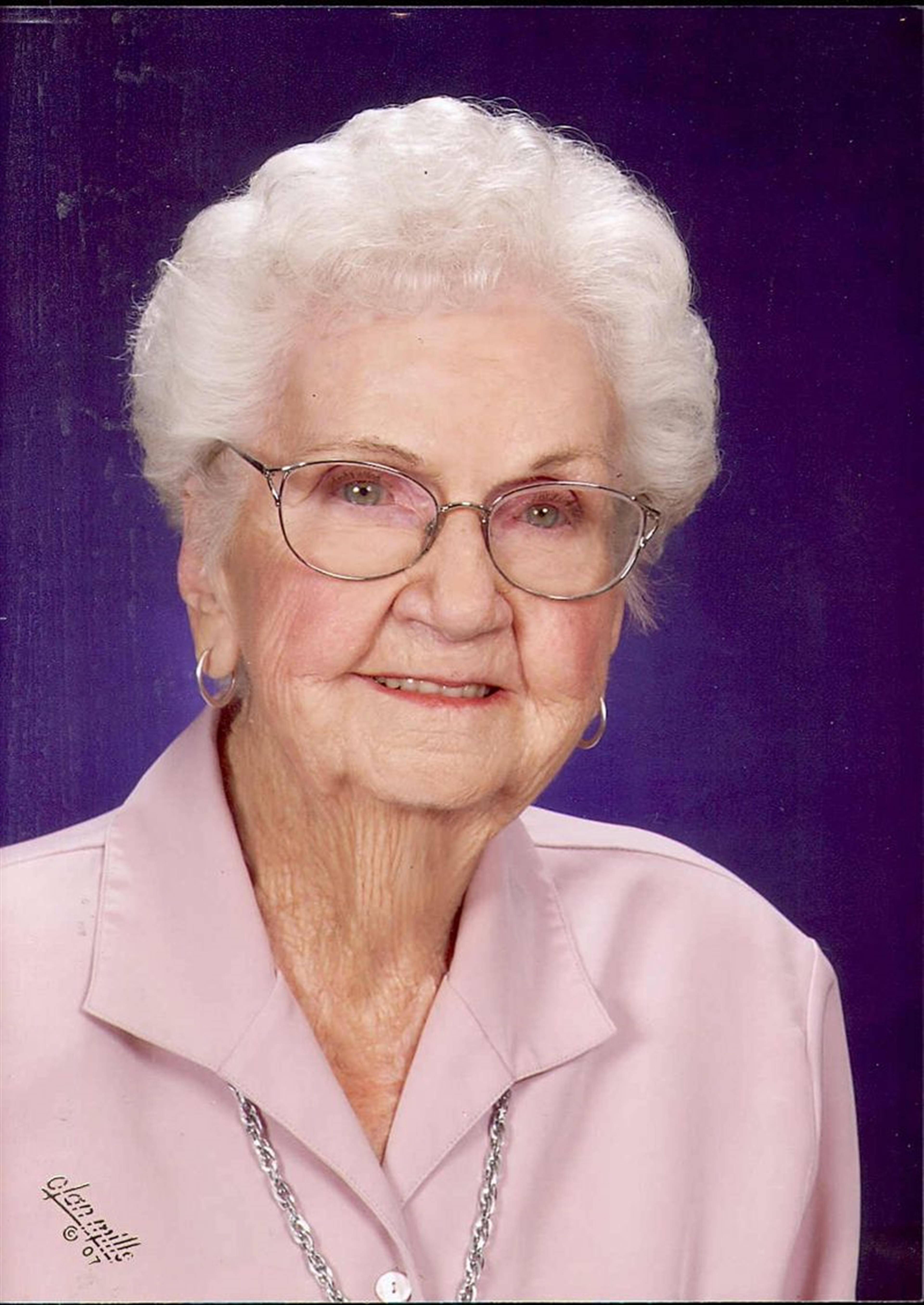 Mrs Jeraldine Reed