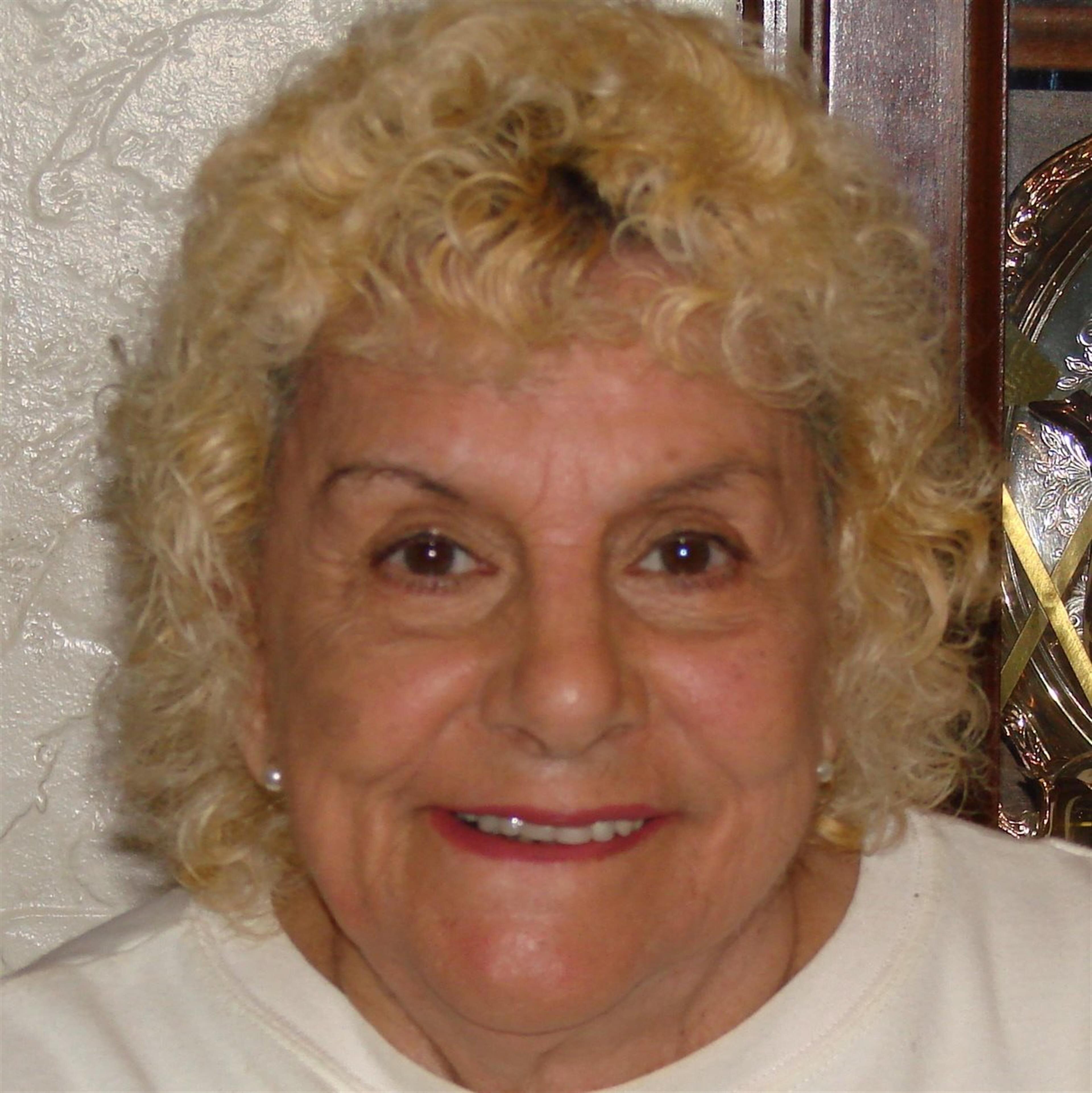 Ms. Maria Rothe