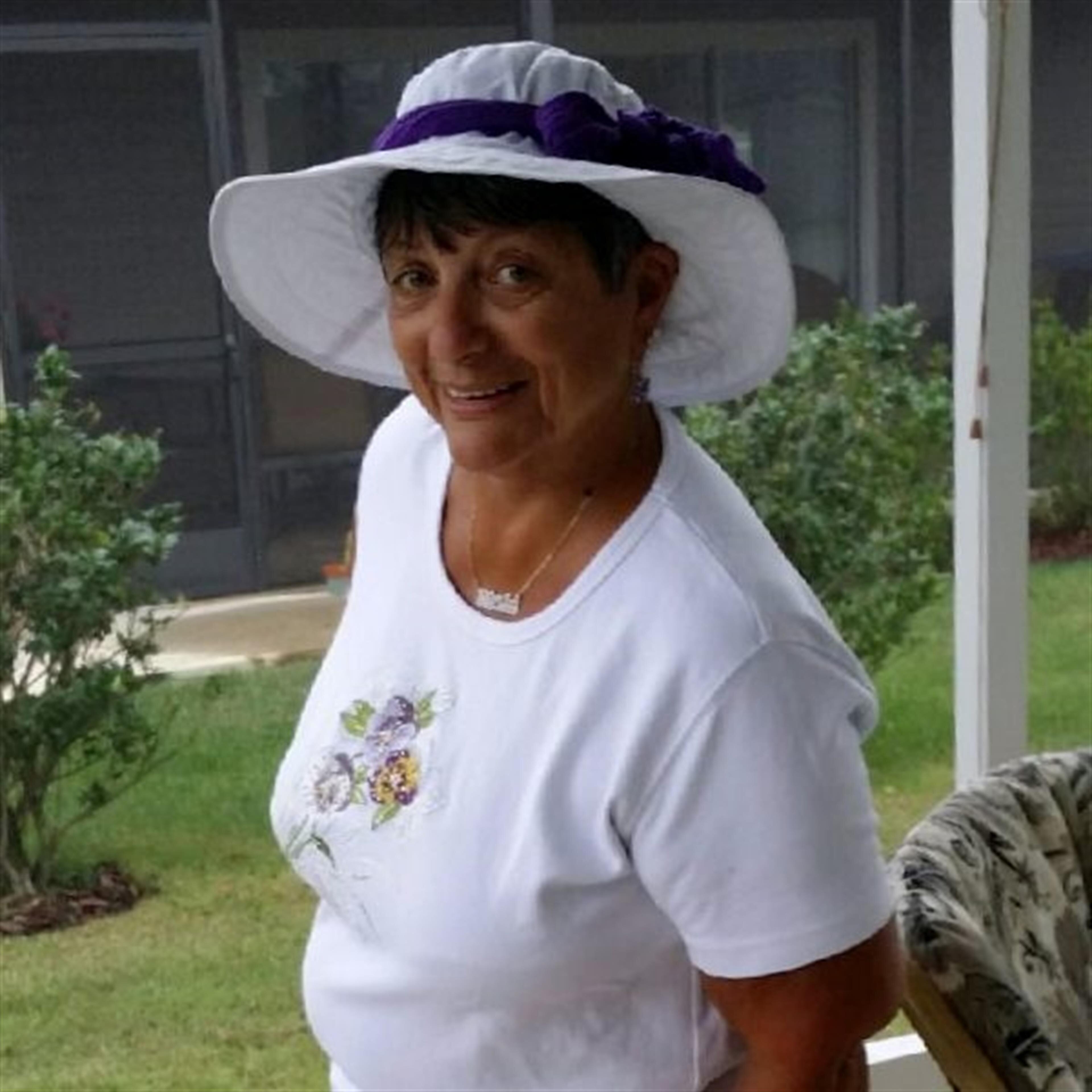 Gloria  Paula  Howell
