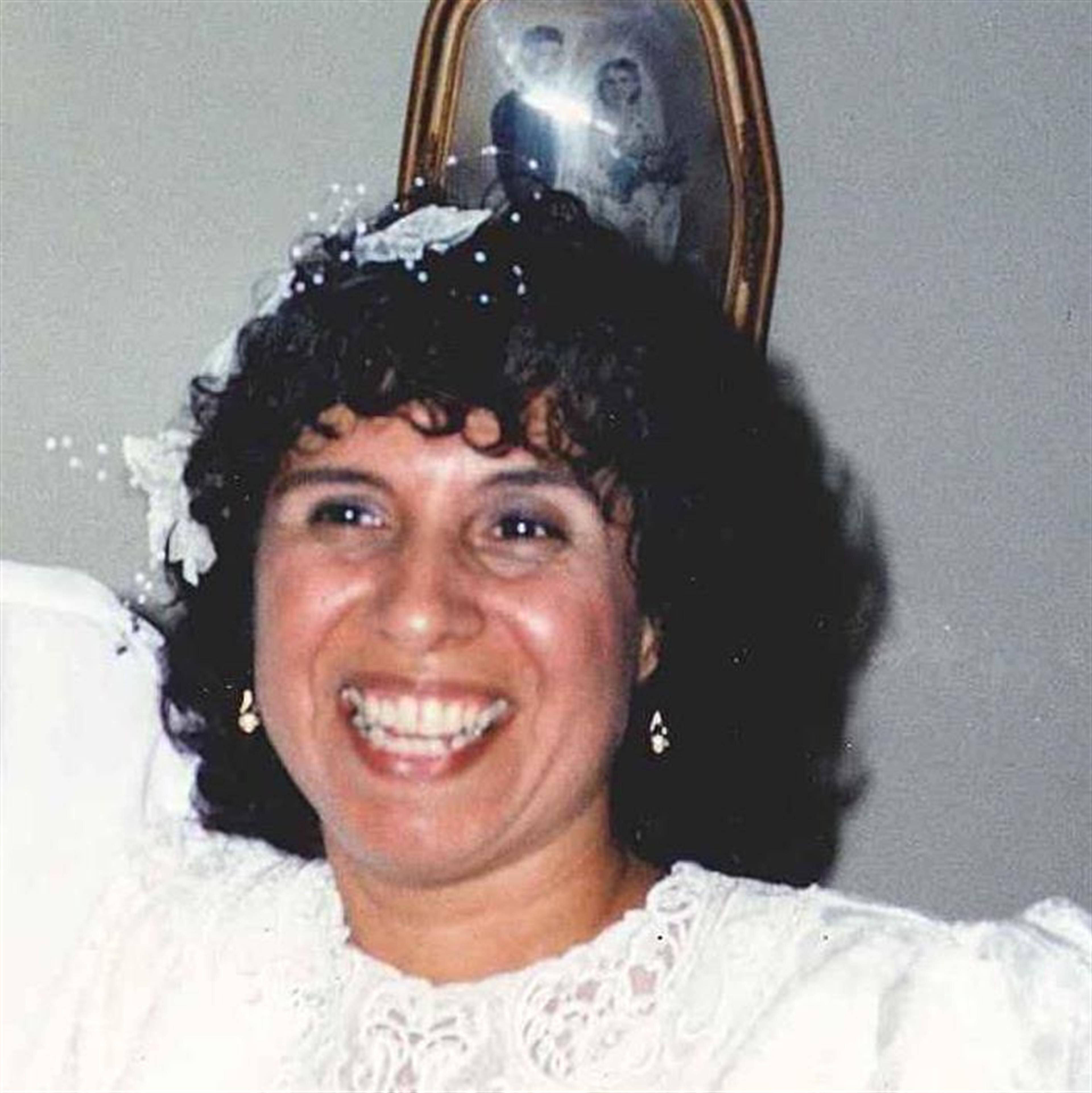 Maria Dolores Davis