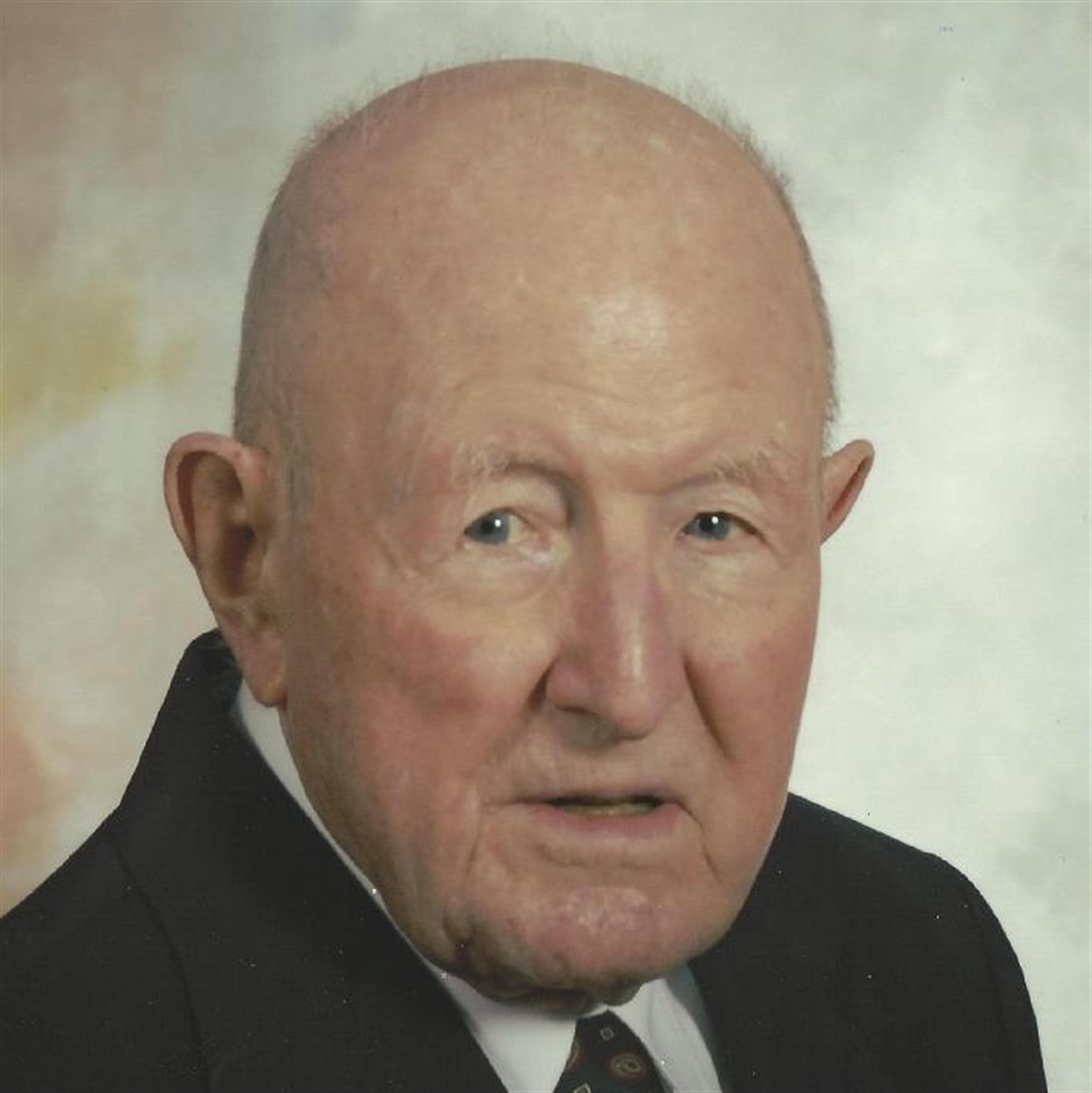 Robert L. LaClare "Bob" Gray