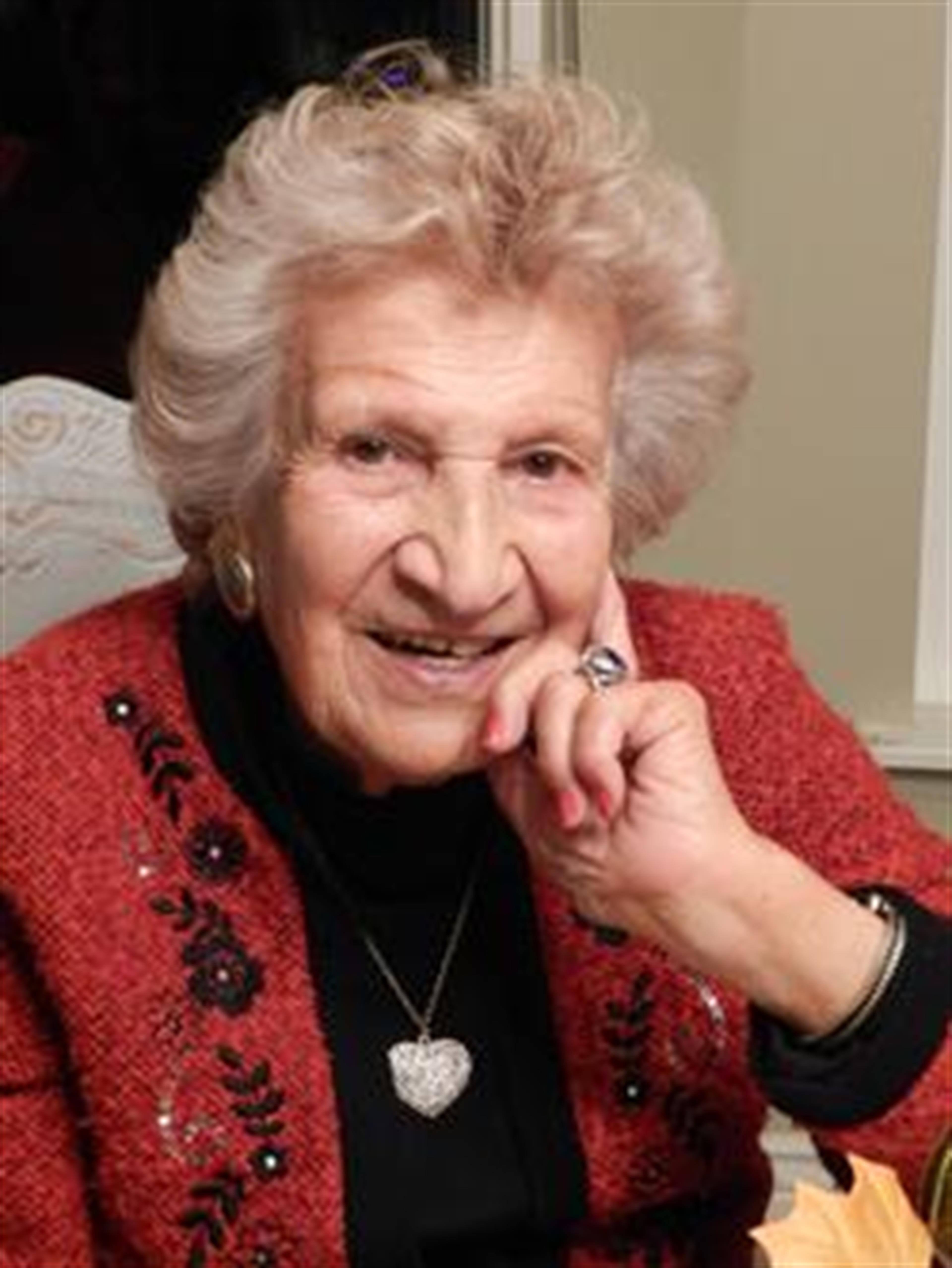 Dora Angelica Prado's obituary picture