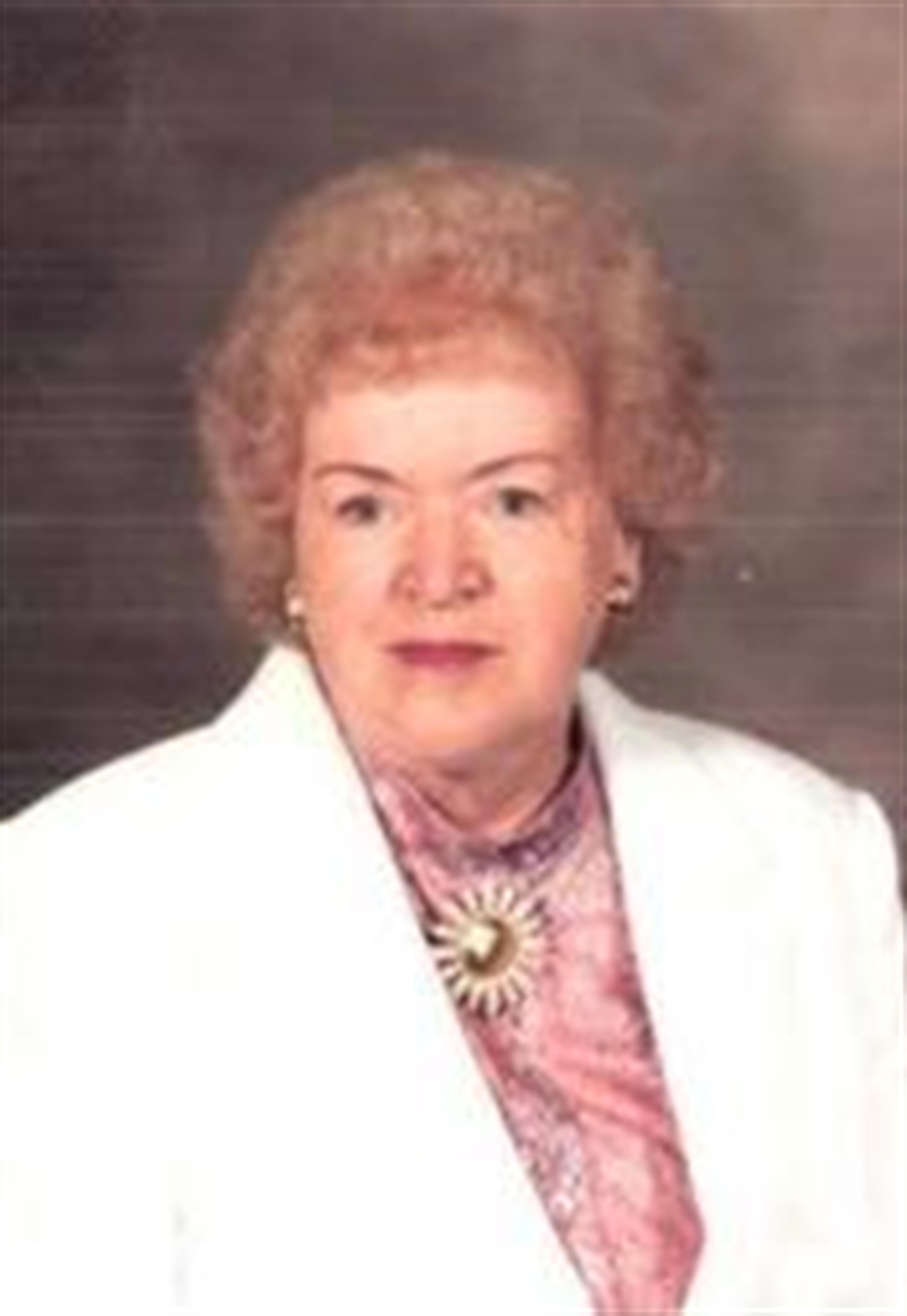 Caroline W Schnakenburg