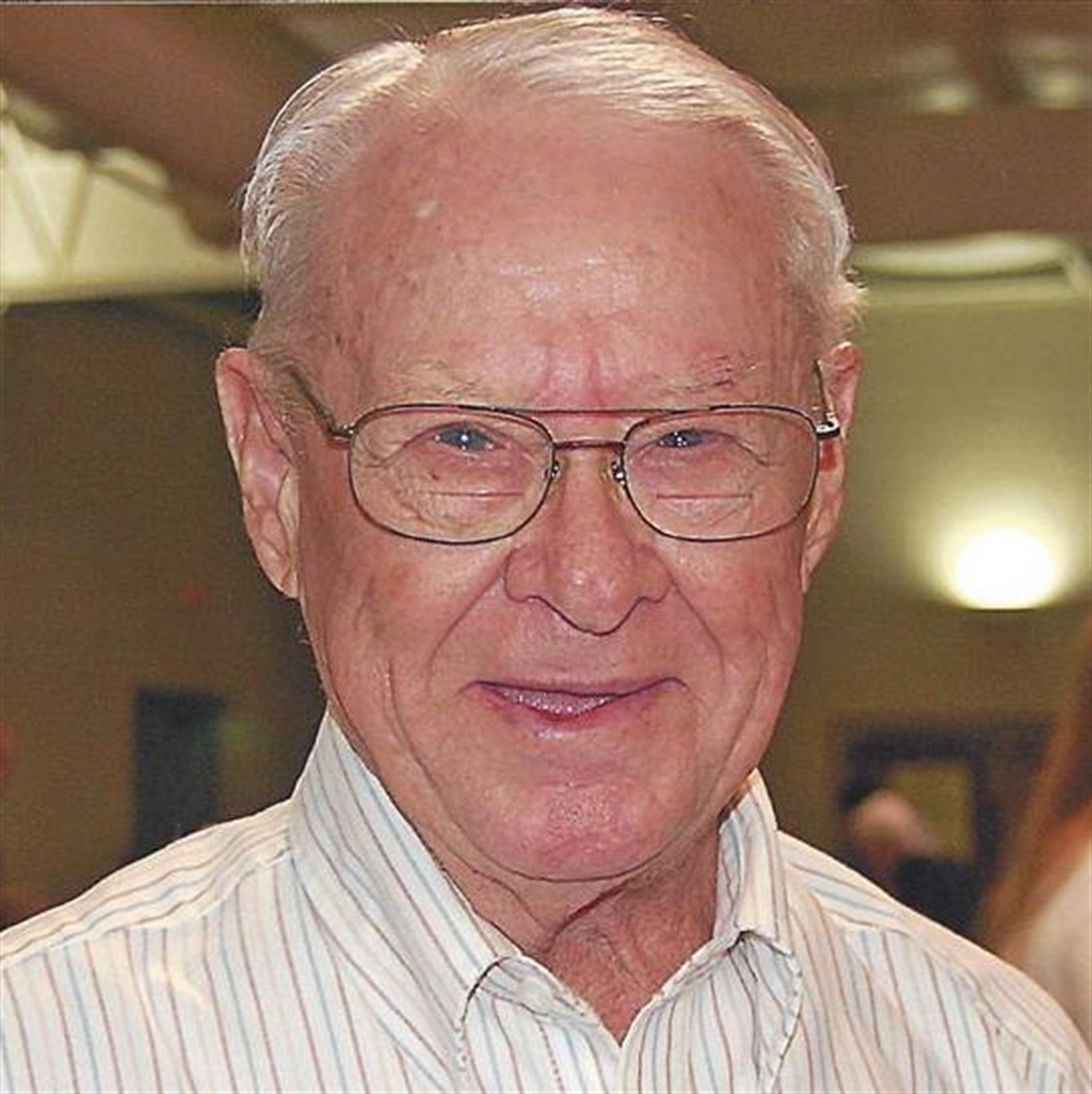 Lee E. Wakefield (Hartville)