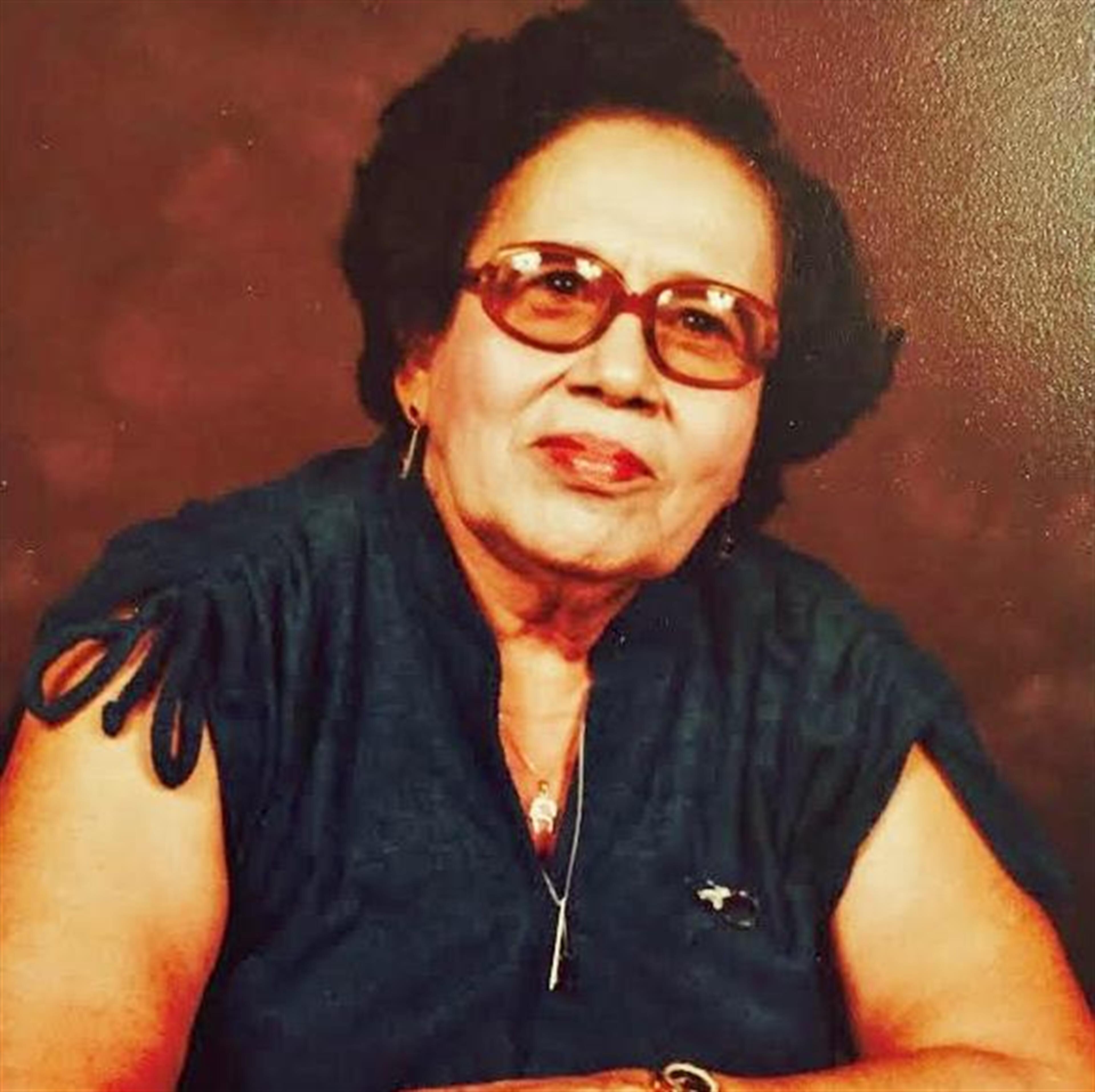 ESMERALDA R. VILLALOBOS