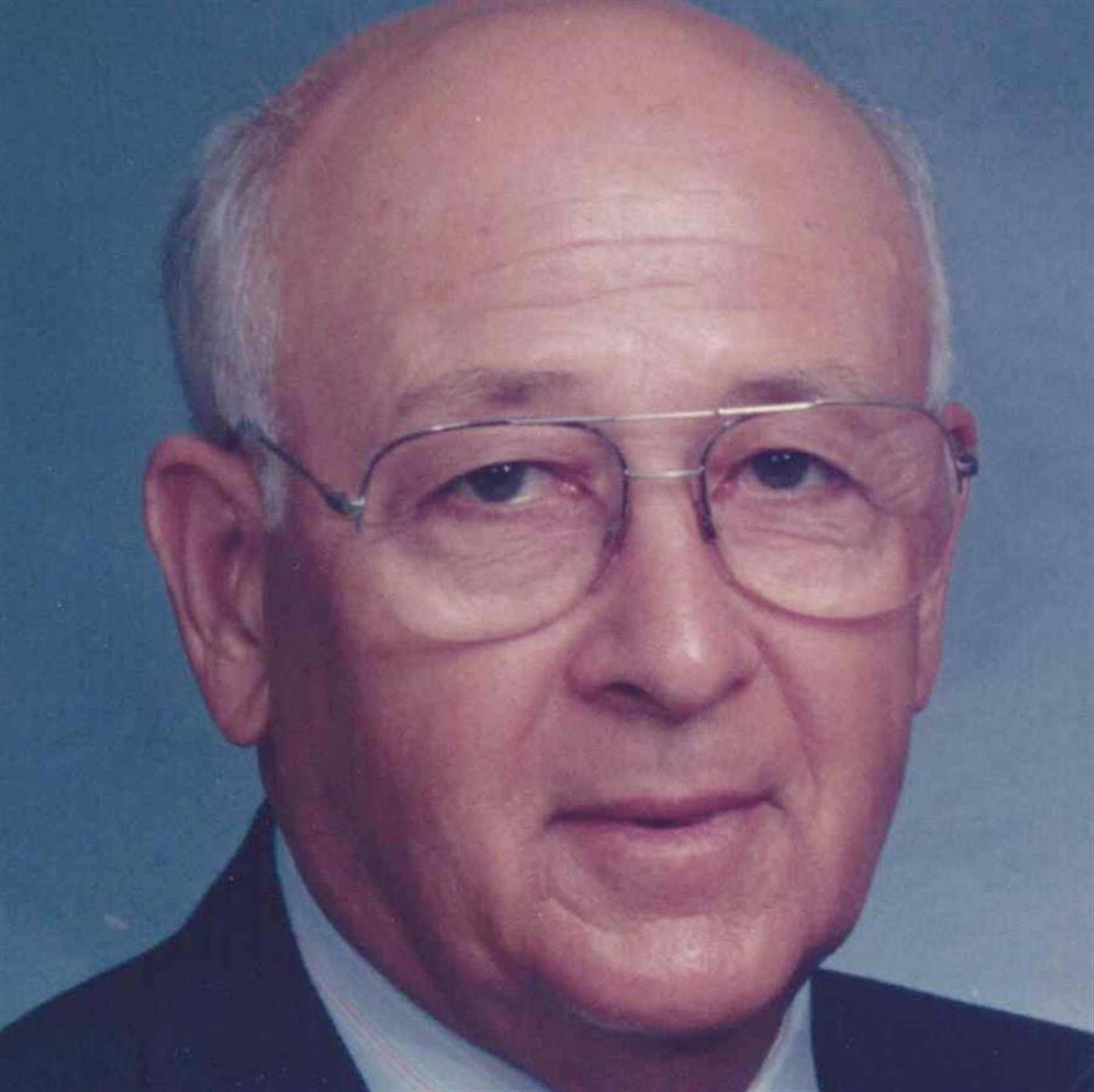Robert Mancil's obituary picture