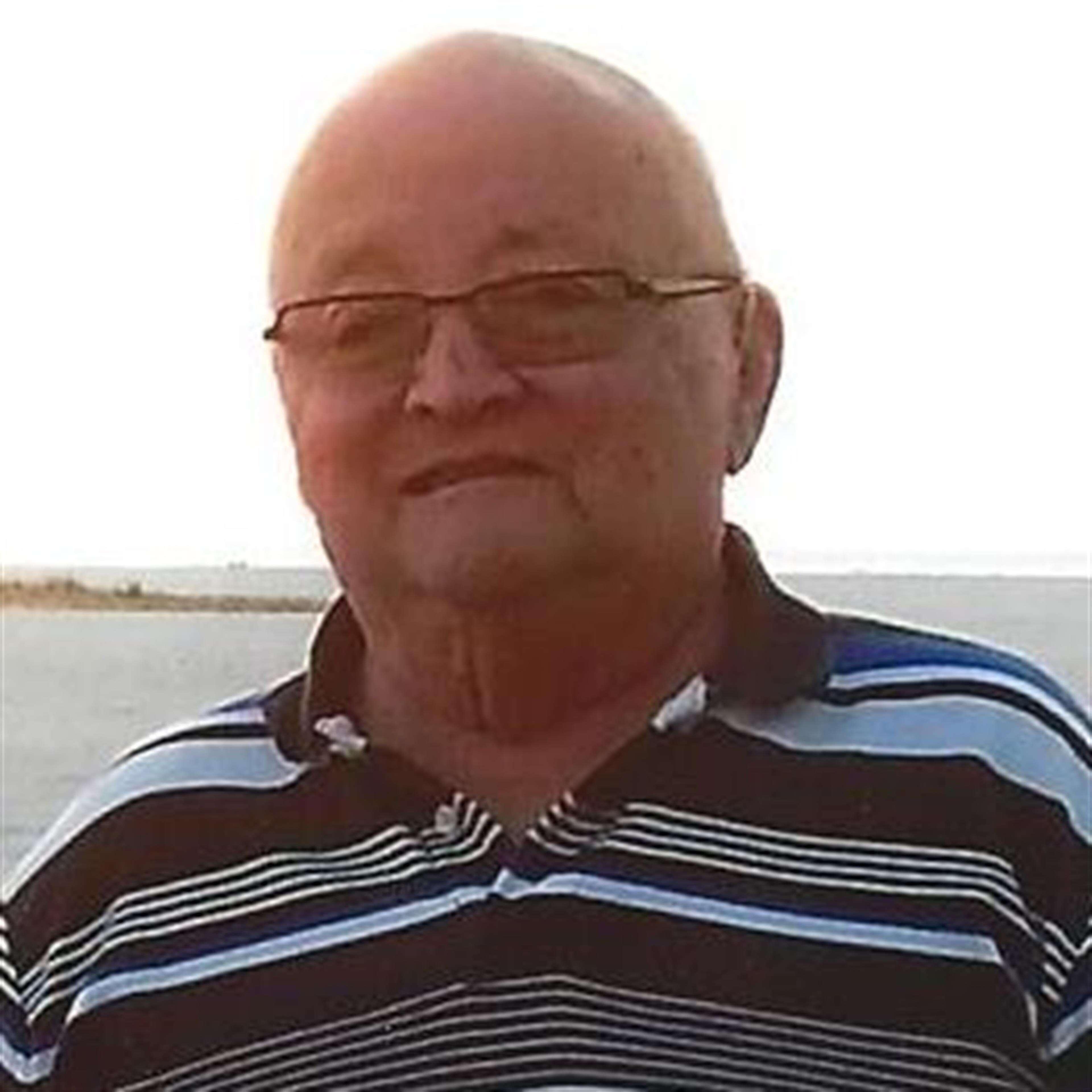Robert  M Jones
