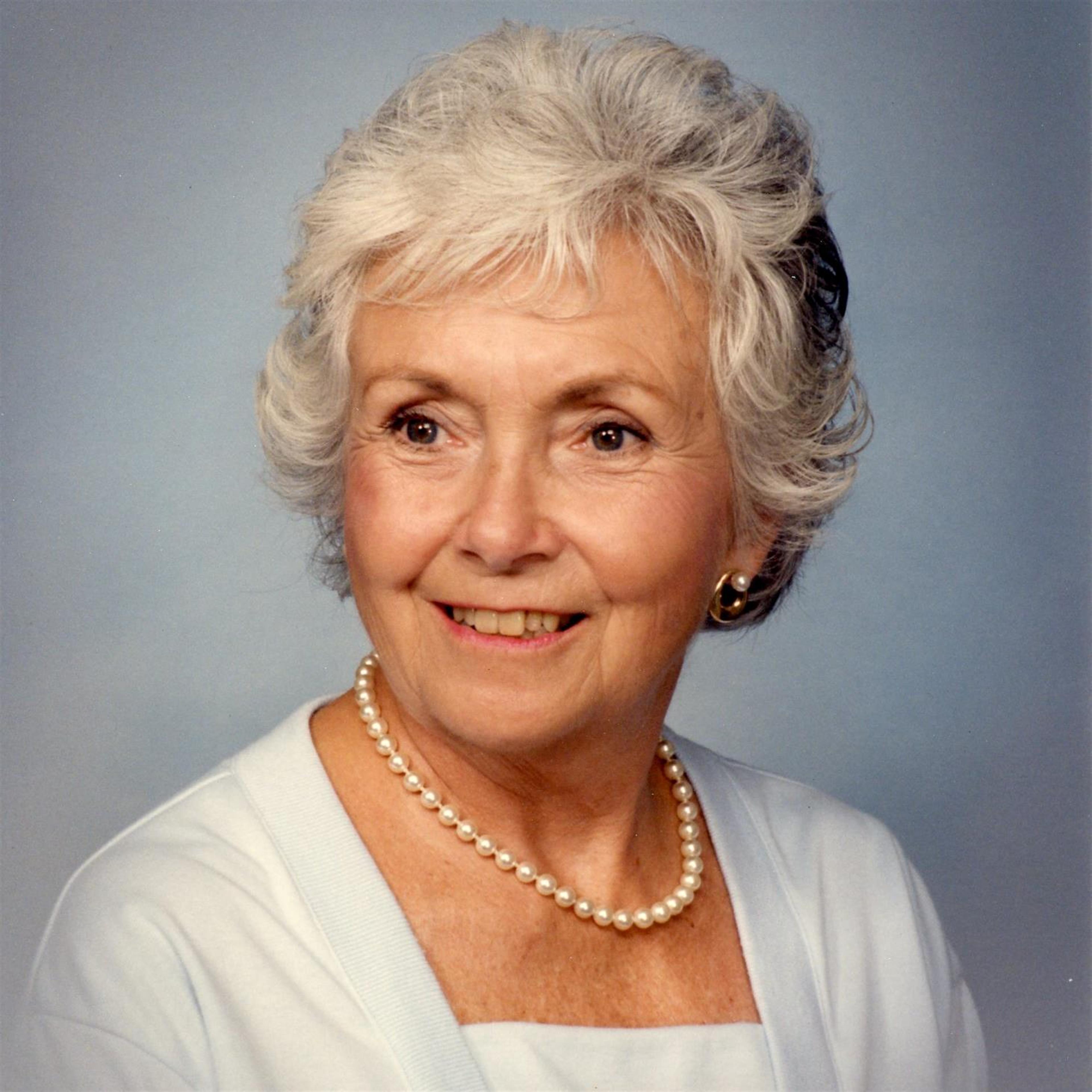 Priscilla E Shoemaker