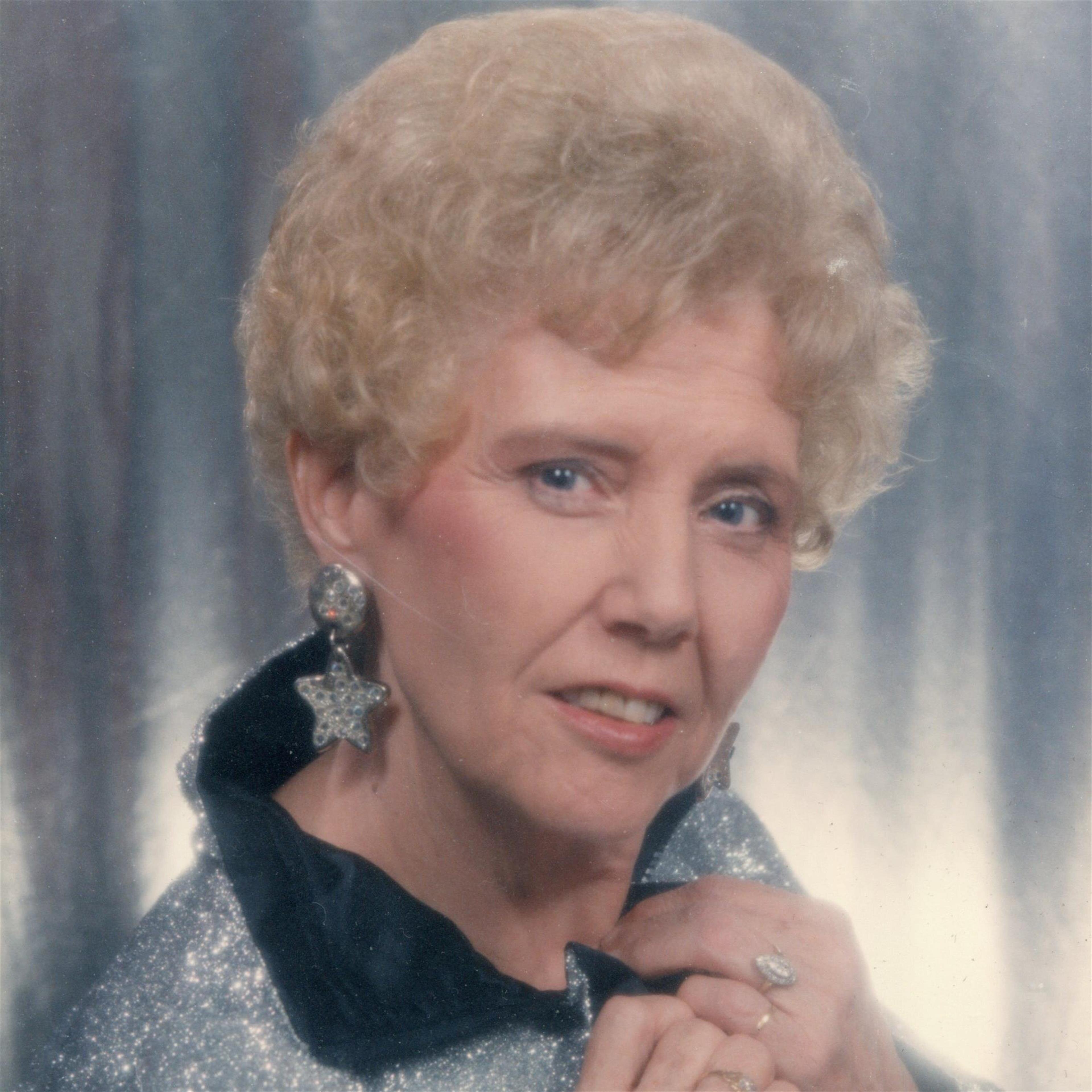 Evie Lee Davis
