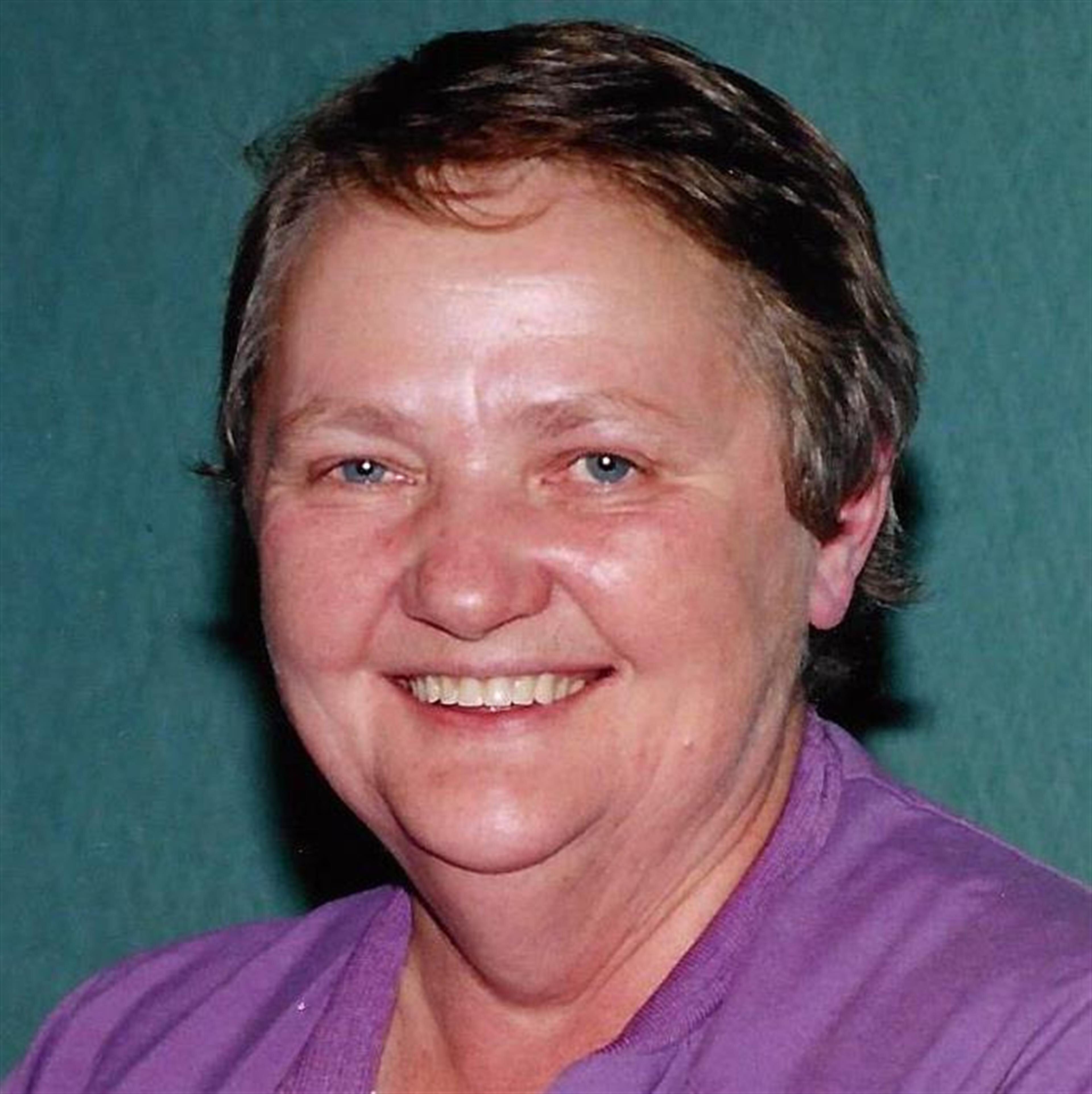 Carolyn L. Oshel (Camdenton)
