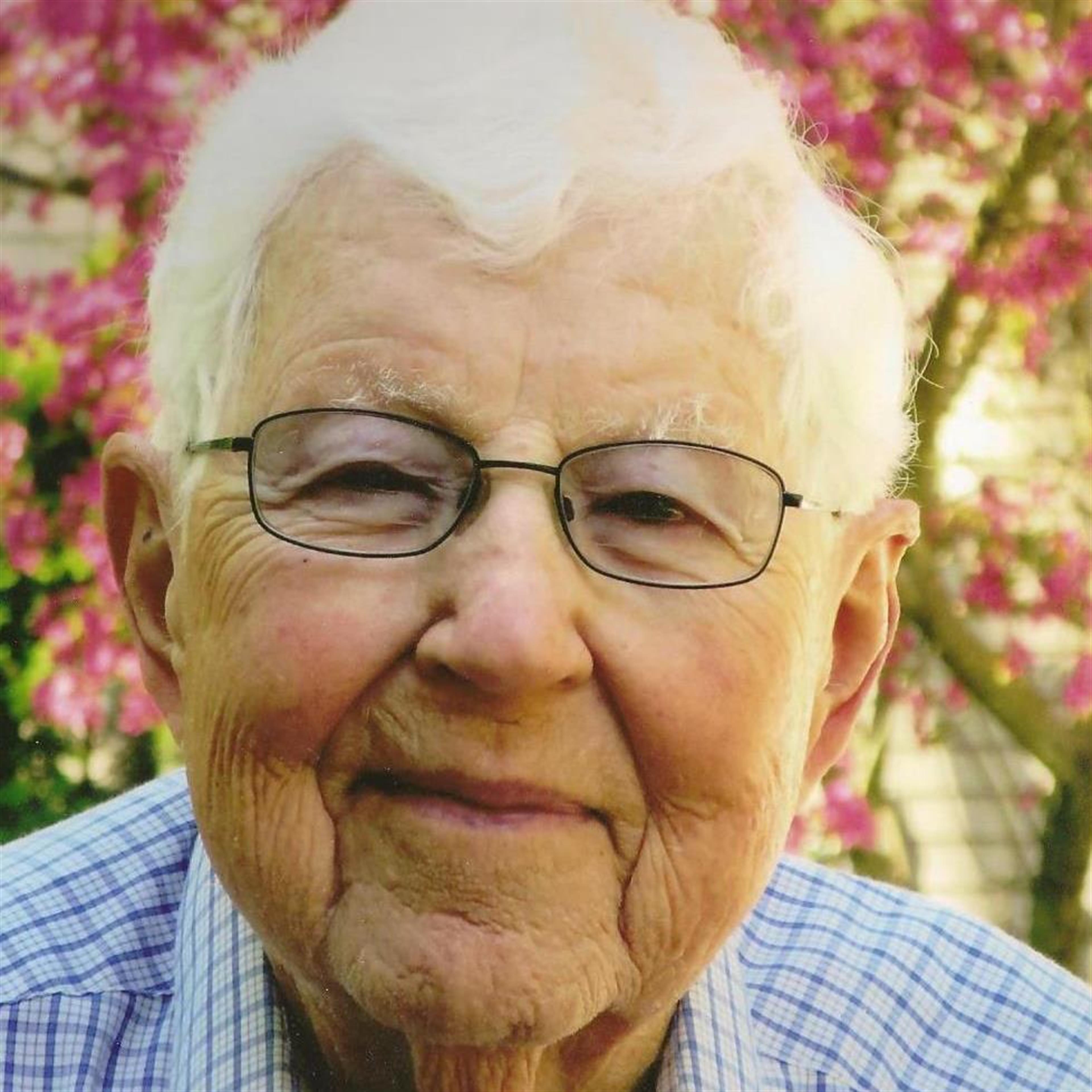 Mr. Lloyd K.  Bupp's obituary picture