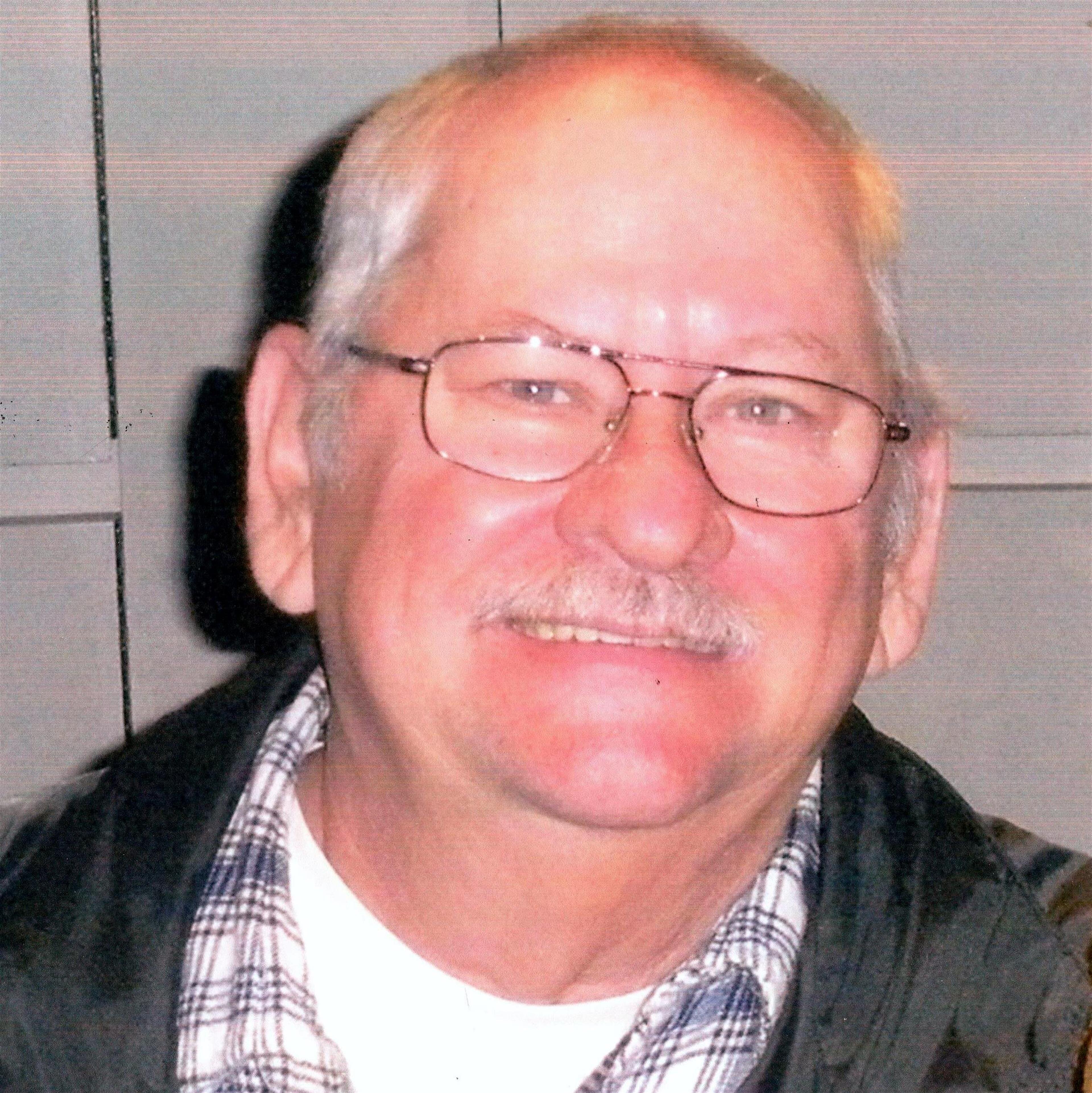 Lloyd Roger  Lucas