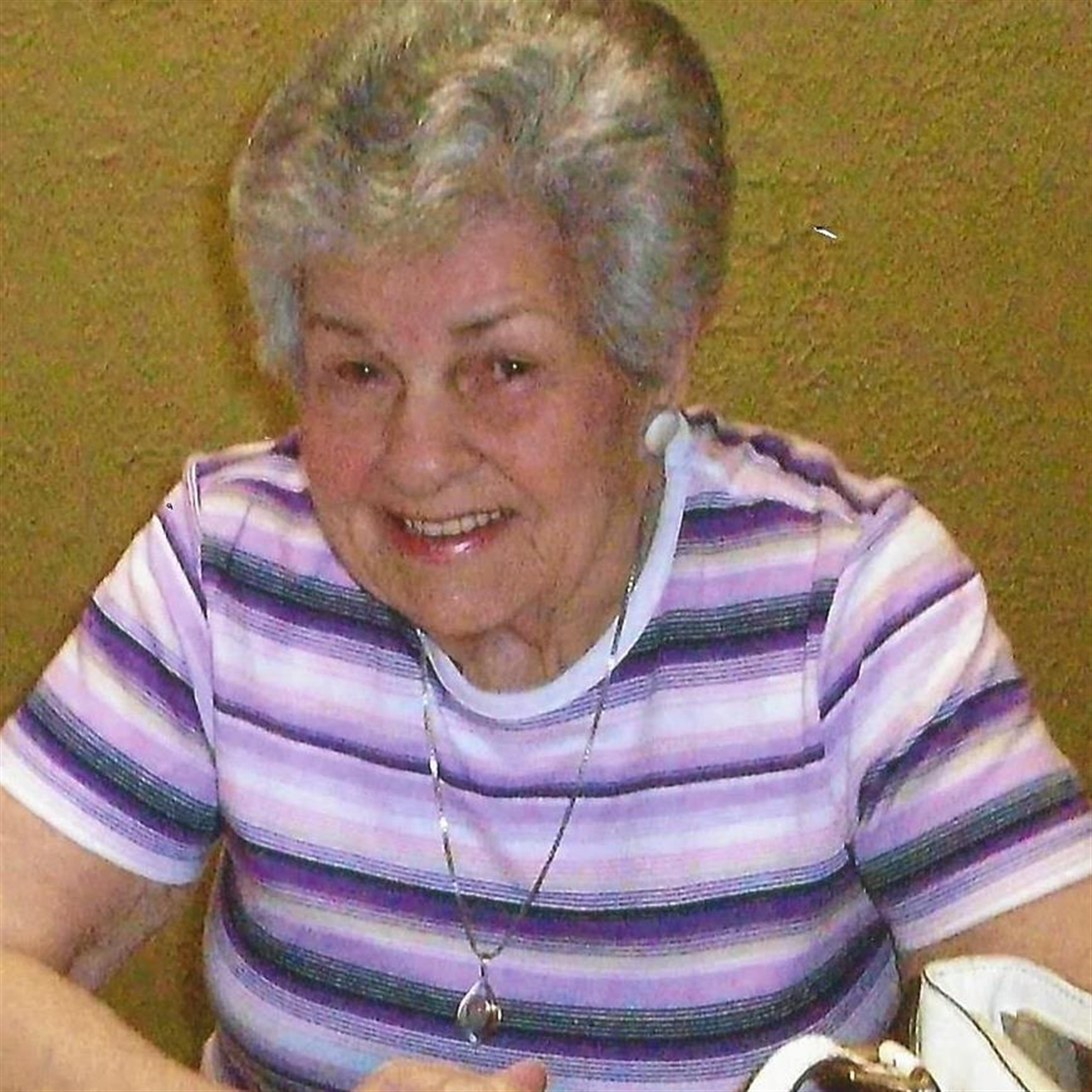 Elizabeth C Lagana