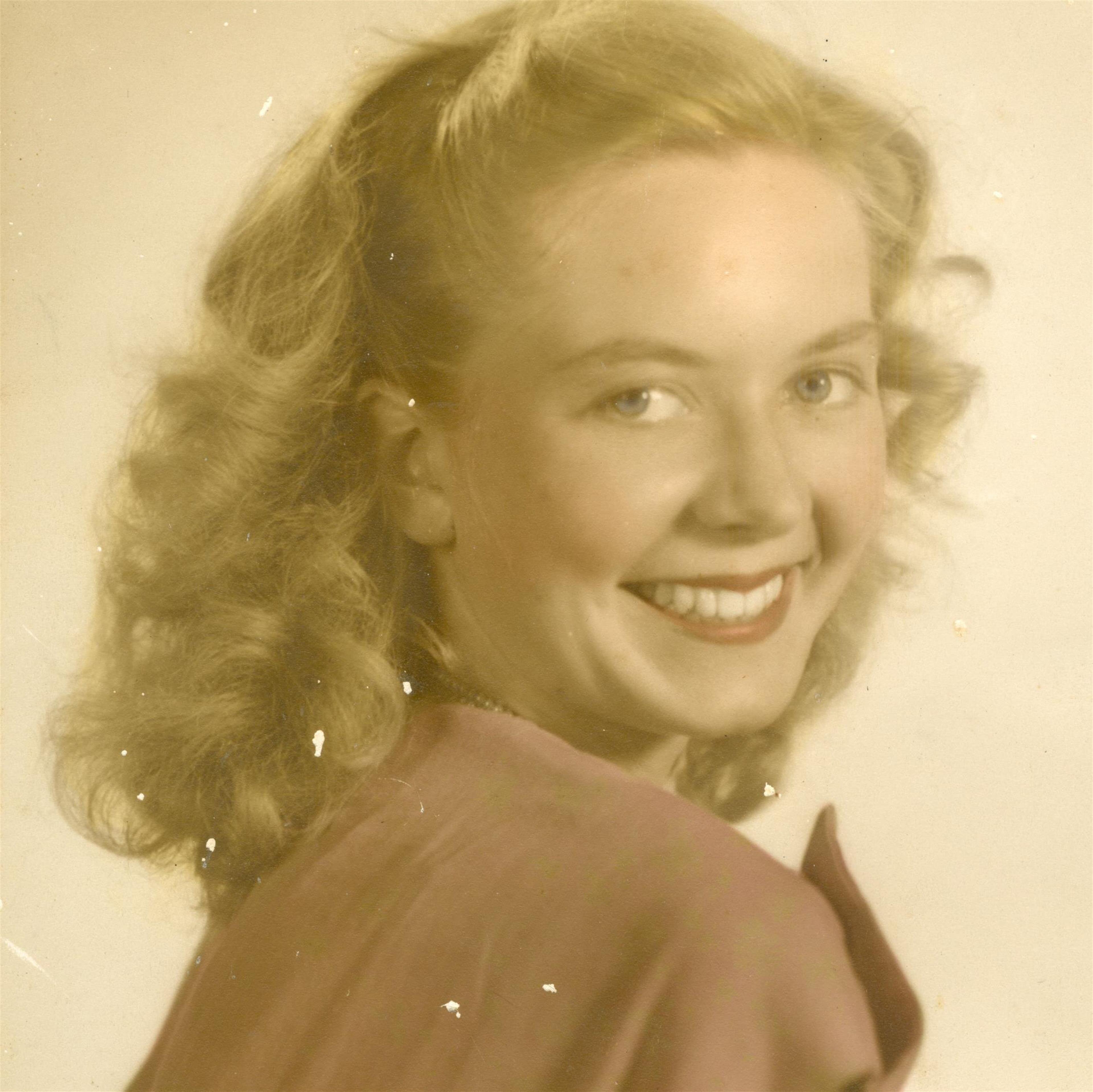 Mrs. Elaine Eklund Ghormley