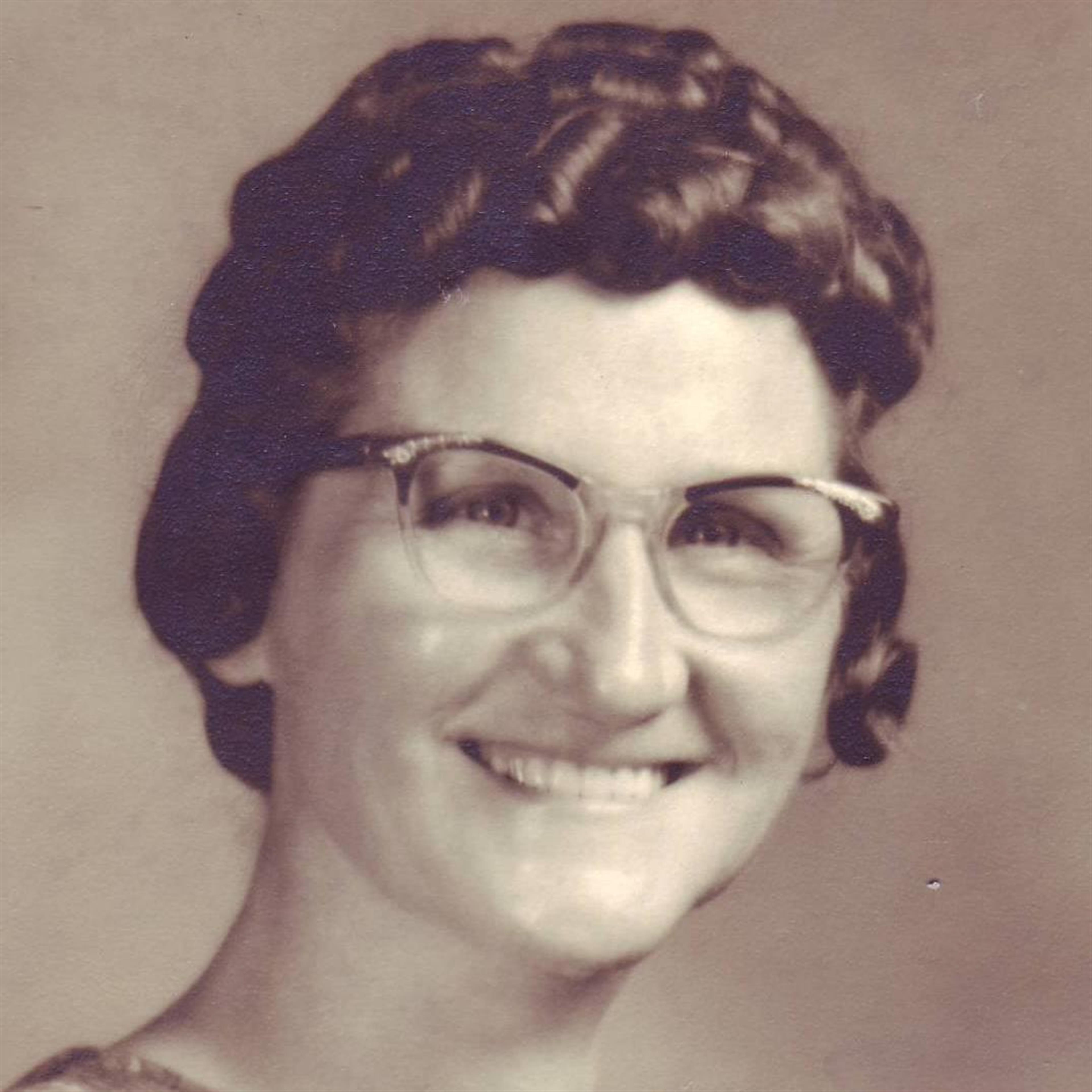 Lorine Elam (Lebanon)