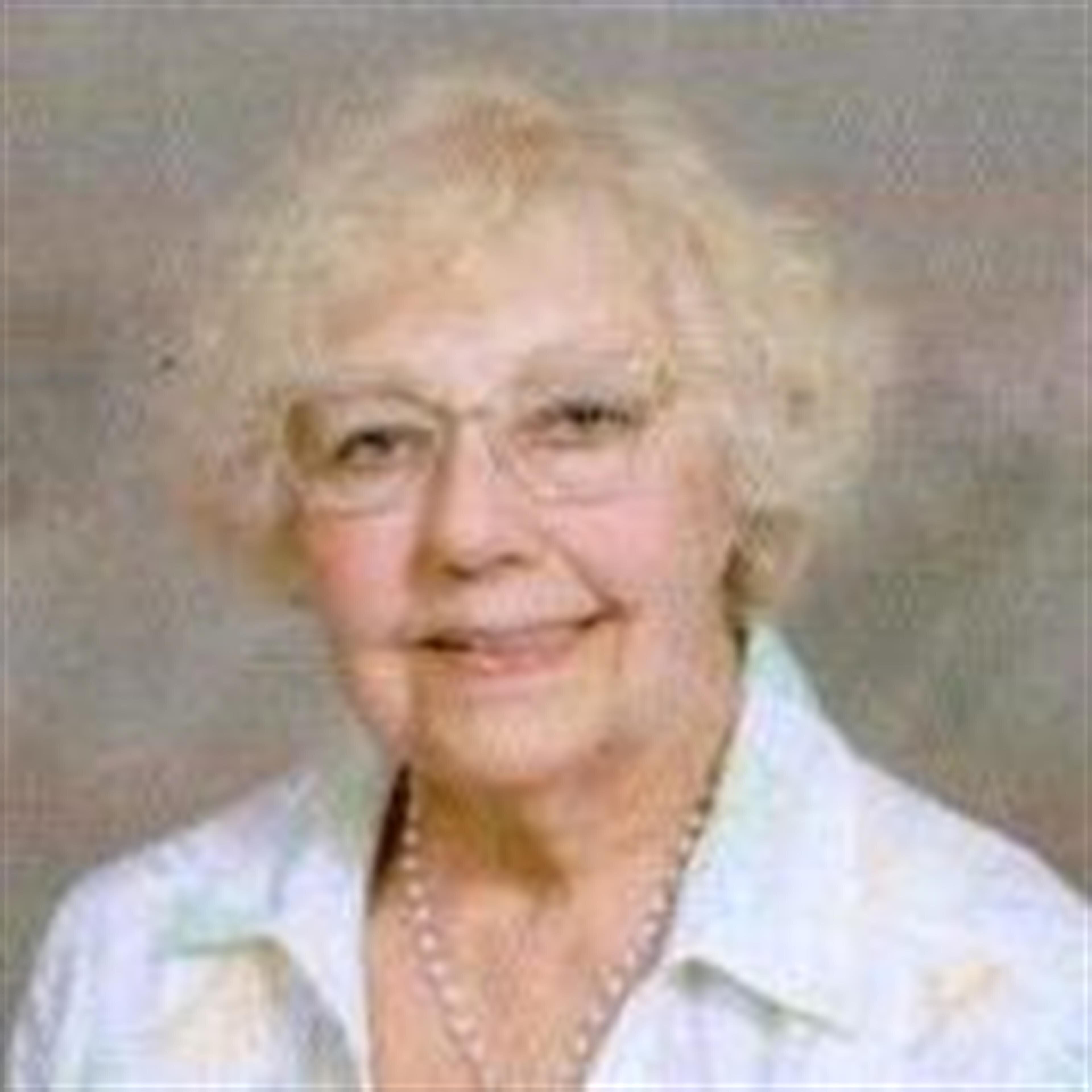 Dolores "Dee" Reis