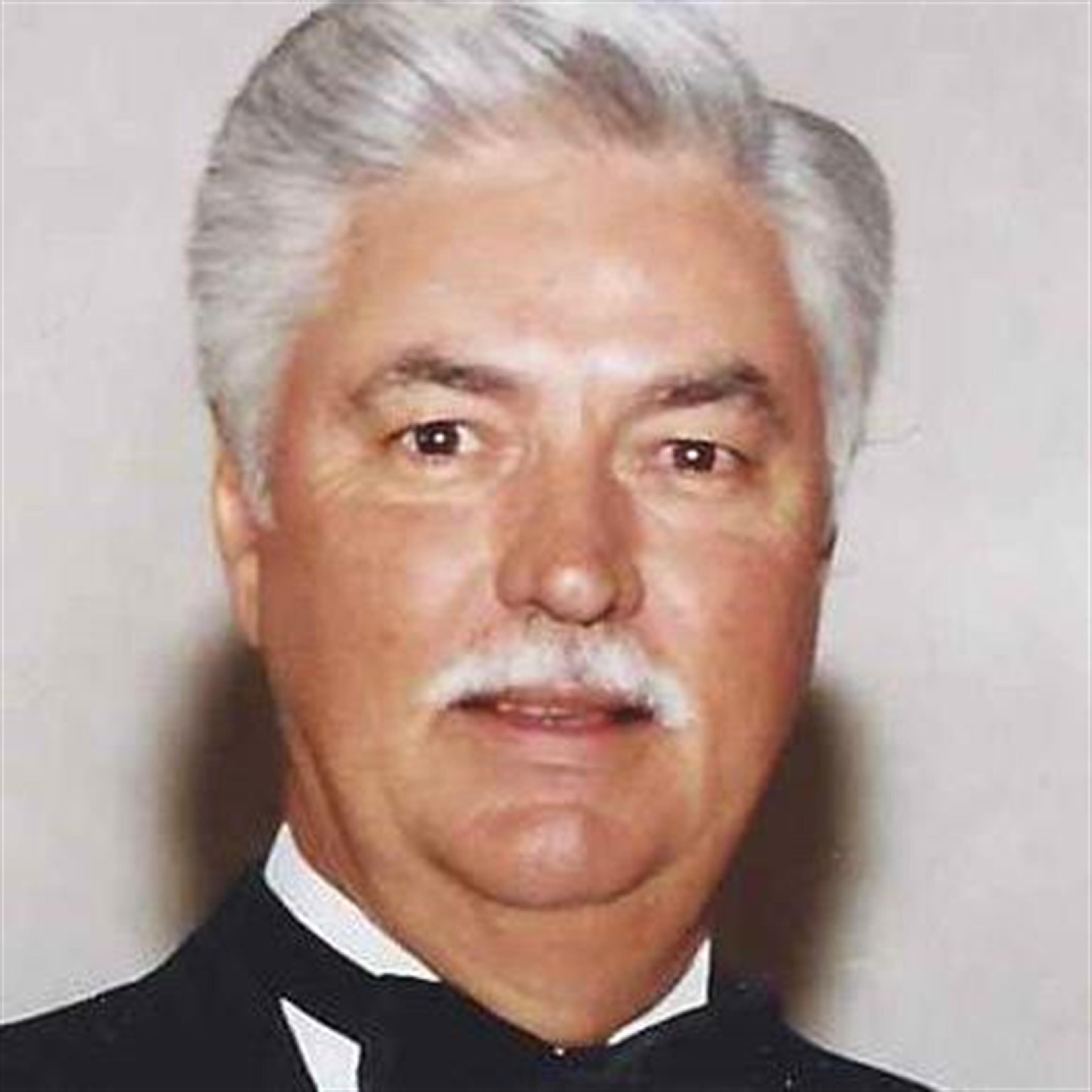 Mr. Tom Douglas Everett