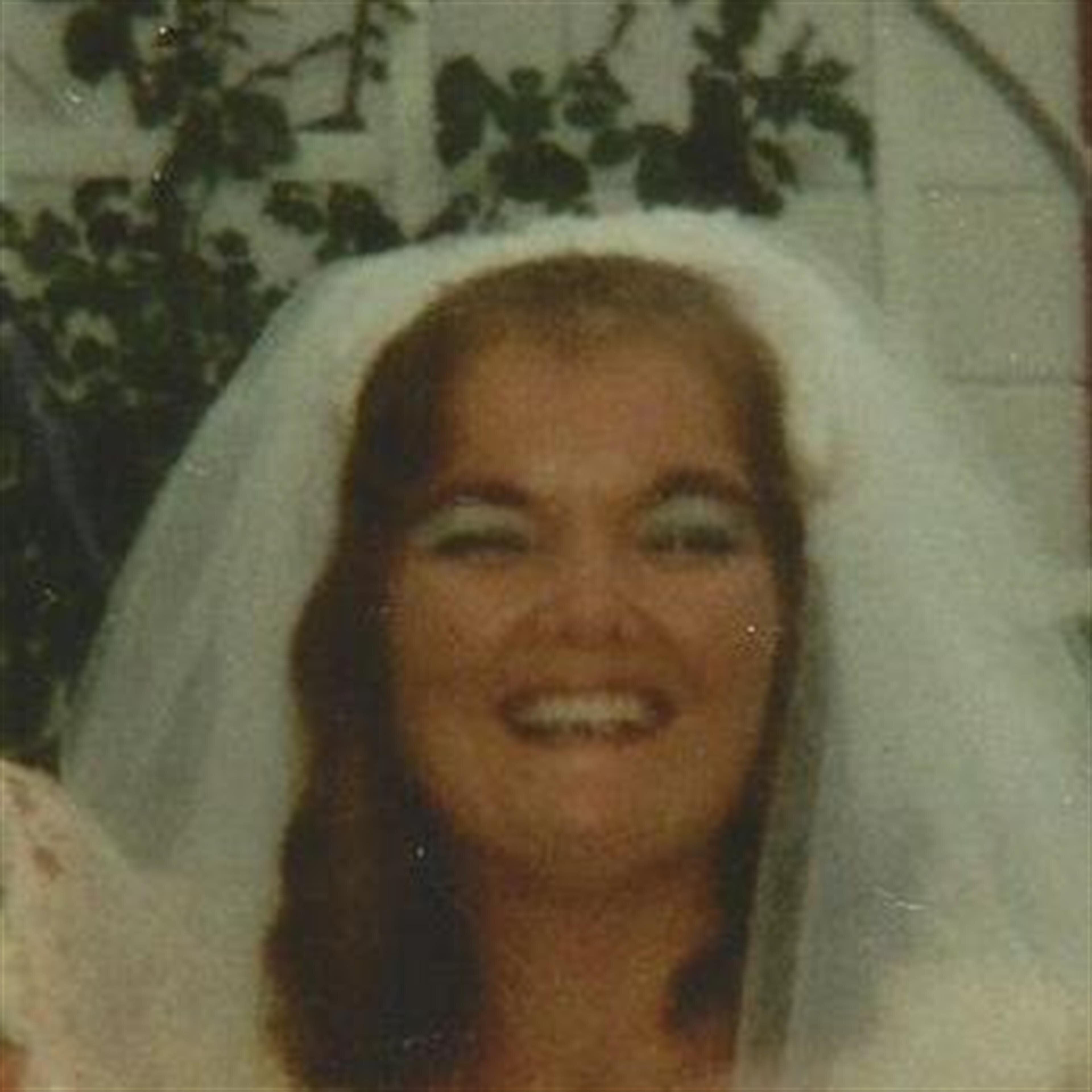 Tina  L. Lee