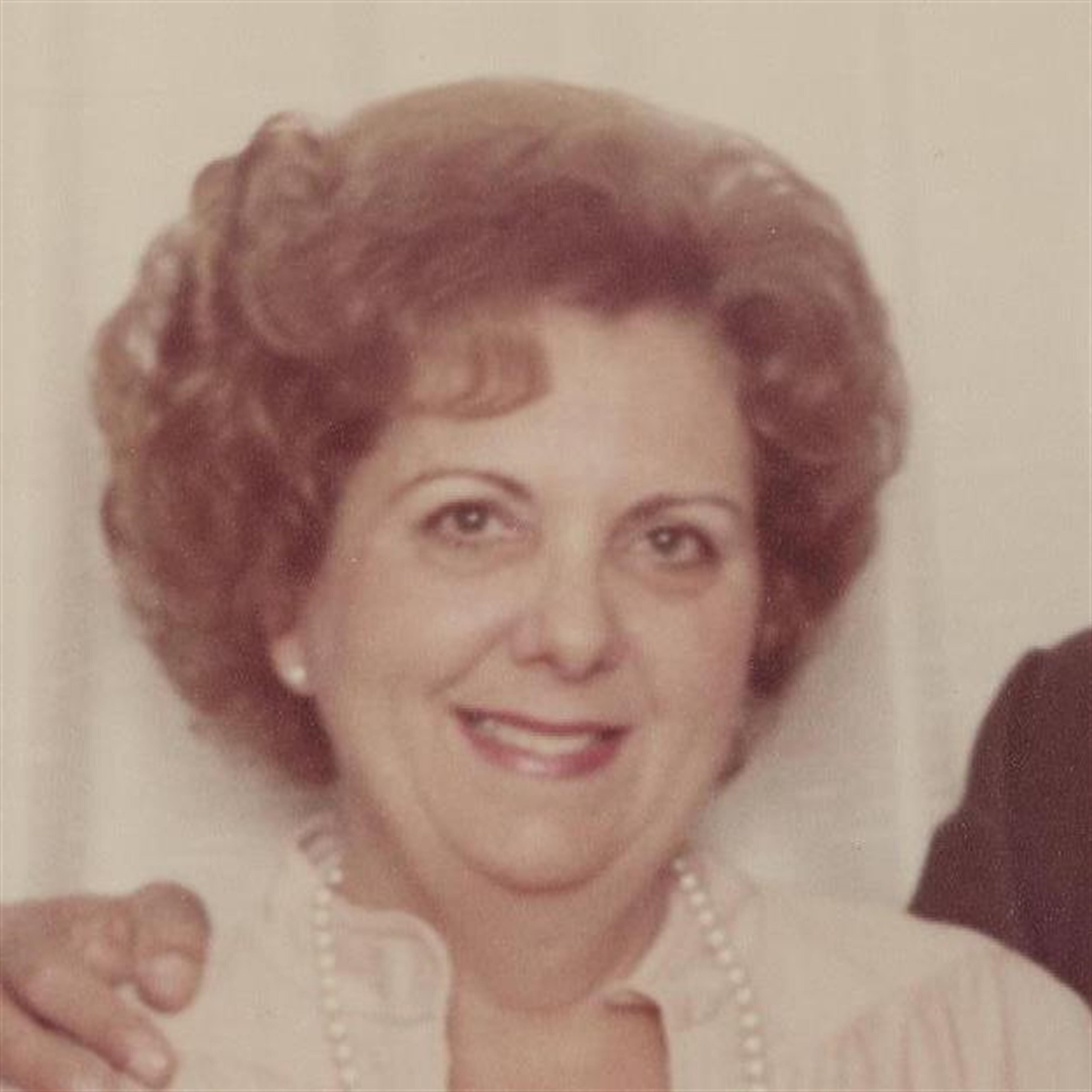 Ledia  E.  Mendez